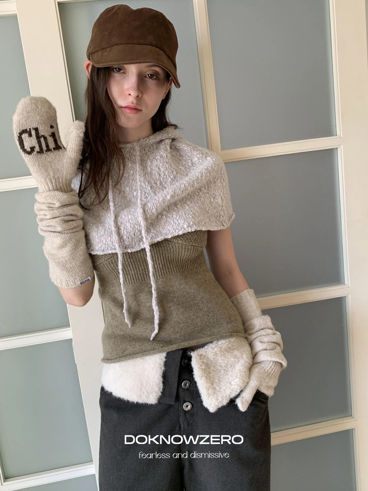 DKZ OFFICIAL Cropped Knit Hooded Layering Vest
