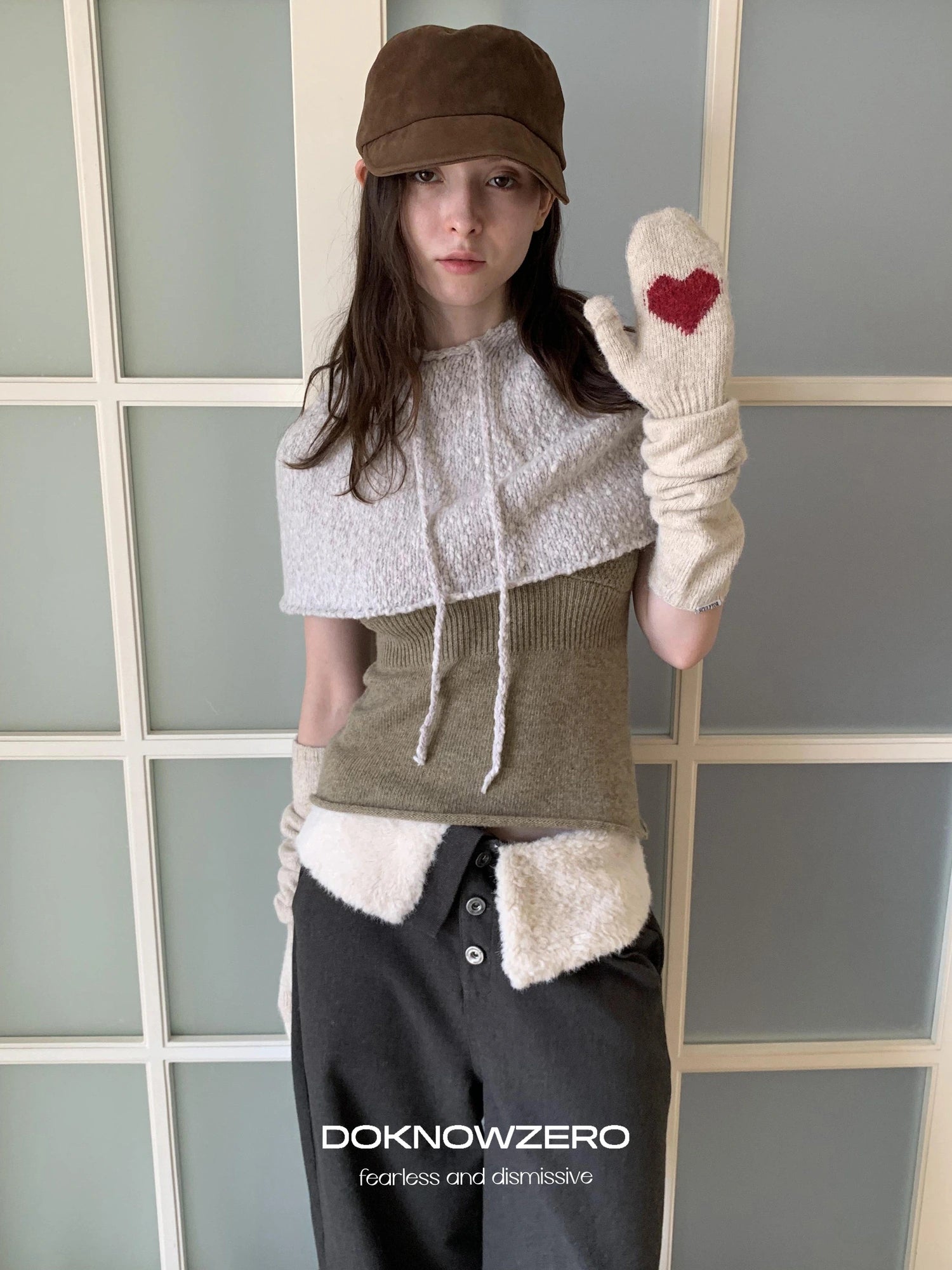 DKZ OFFICIAL Cropped Knit Hooded Layering Vest