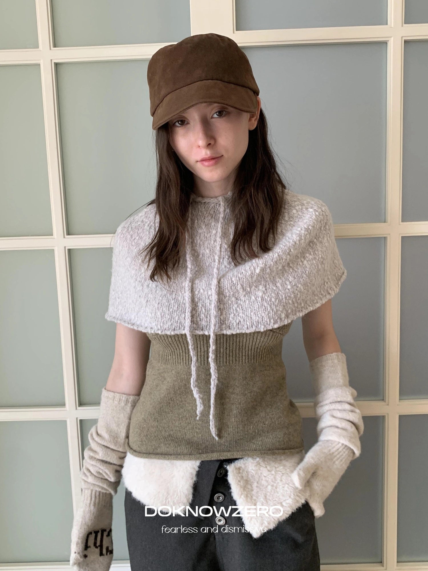 DKZ OFFICIAL Cropped Knit Hooded Layering Vest