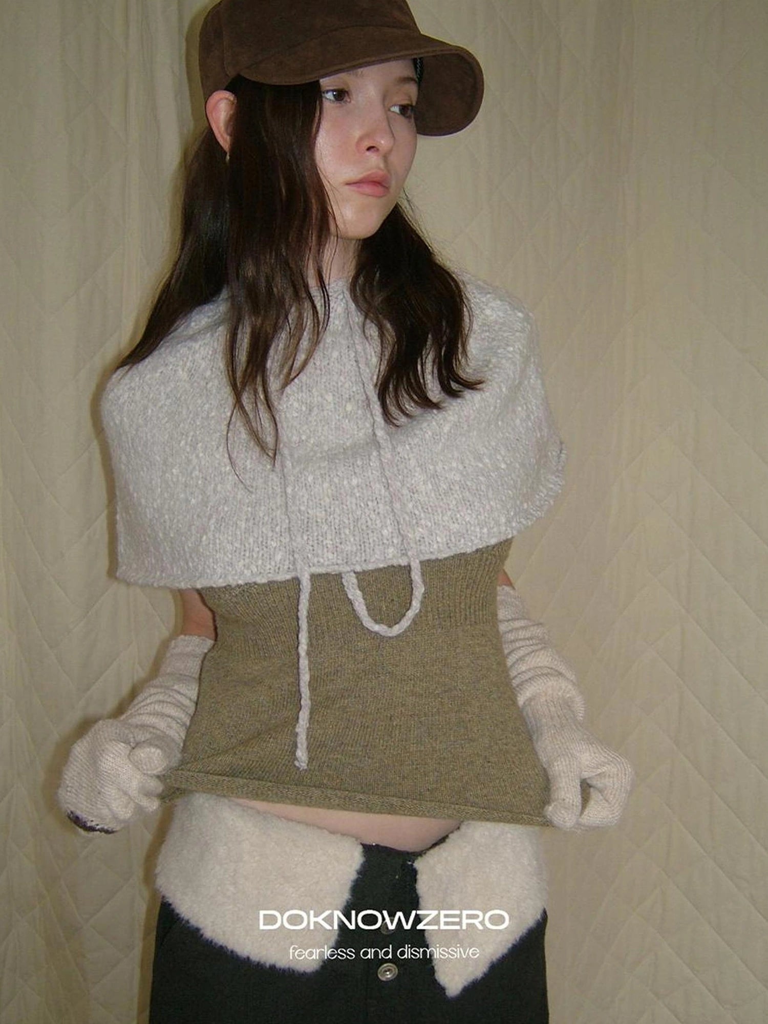 DKZ OFFICIAL Cropped Knit Hooded Layering Vest