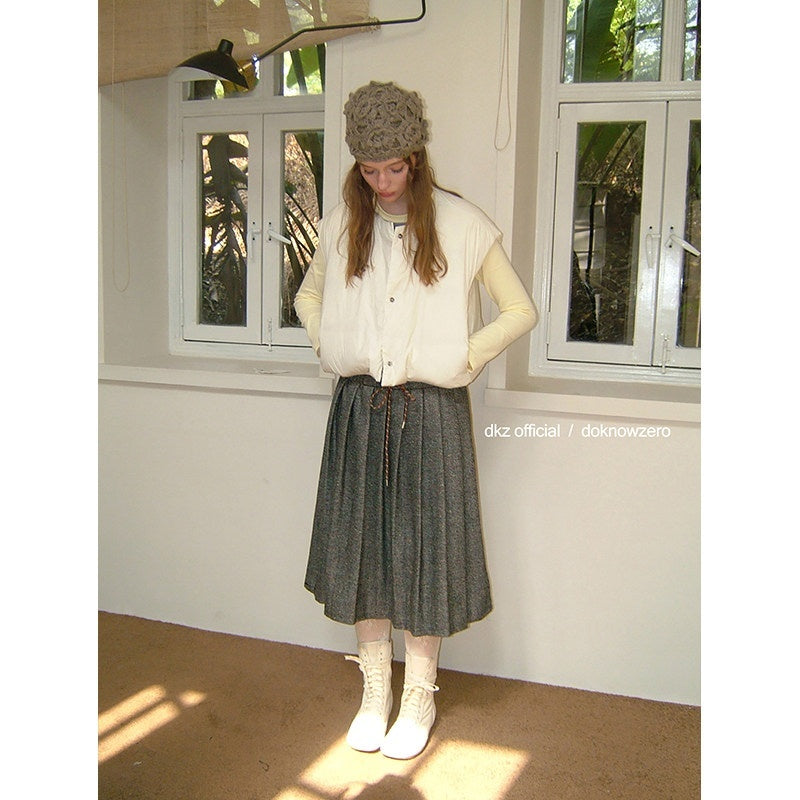 DKZ_OFFICIAL_Cropped_Round_Neck_White_Duck_Down_Padded_Straight_Cut_Women&