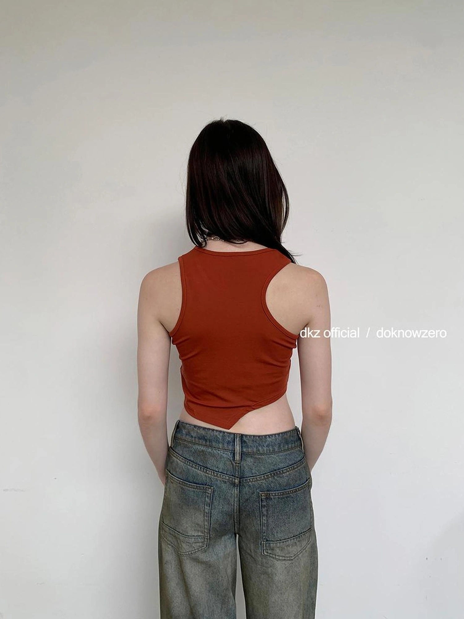 DKZ OFFICIAL Cropped Tank Top With Asymmetric Hem