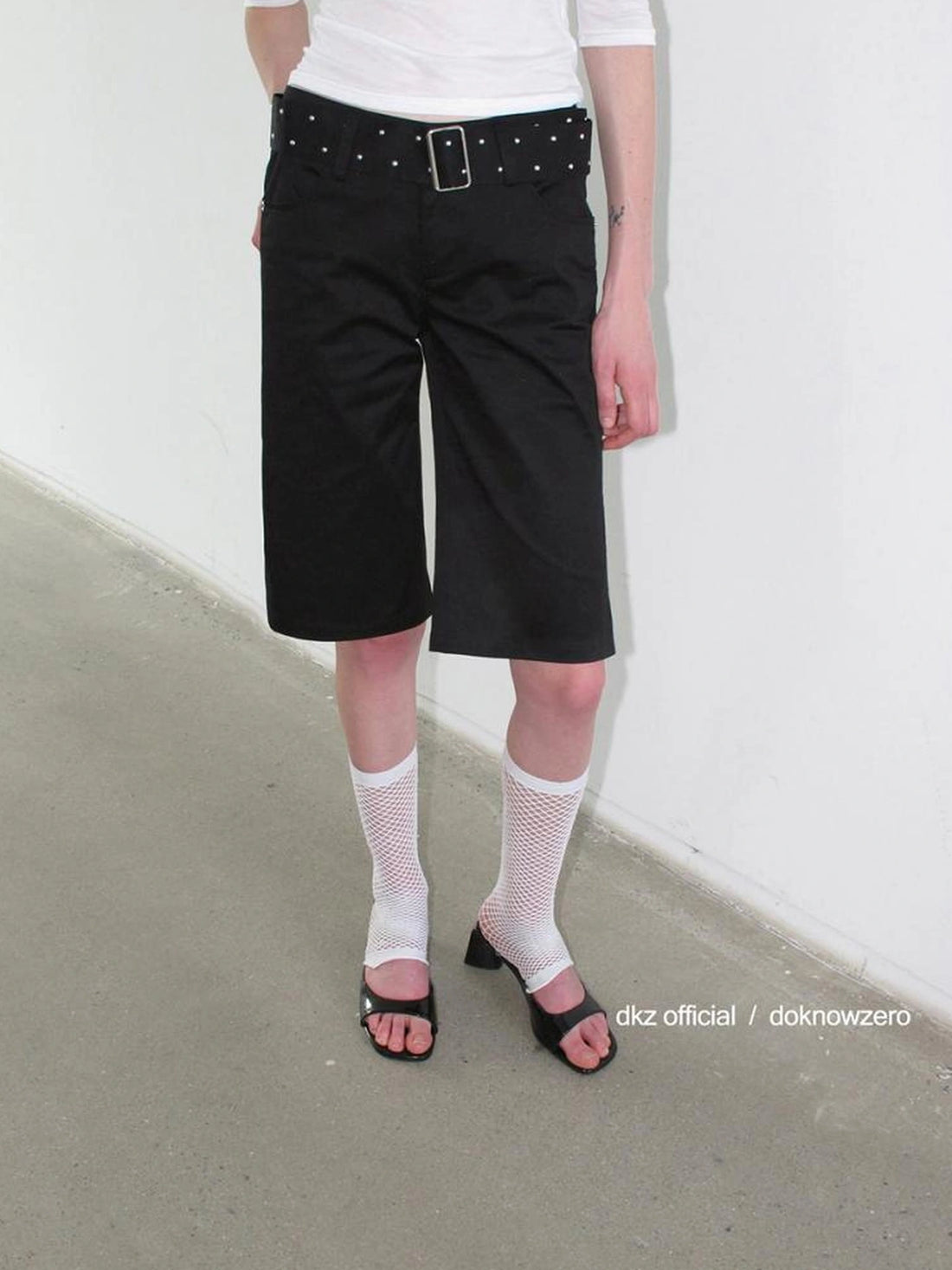 DKZ OFFICIAL Cuffed Denim Shorts With Studded Belt