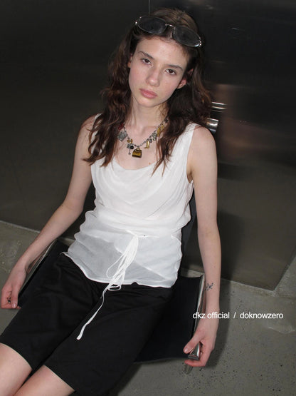 DKZ OFFICIAL Cuffed Denim Shorts With Studded Belt
