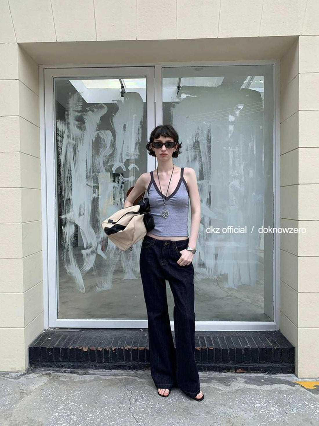 DKZ OFFICIAL Deep Blue Slim Flare Jeans