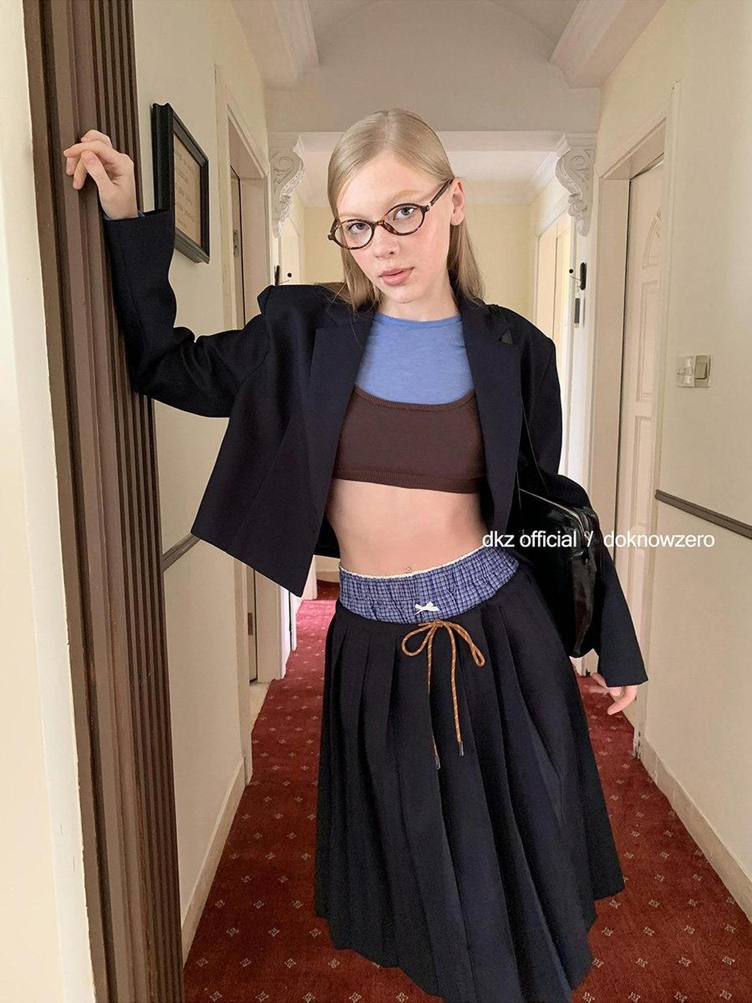 DKZ OFFICIAL Deep Navy Notch Lapel Structured Cut Single Button Cropped Women&