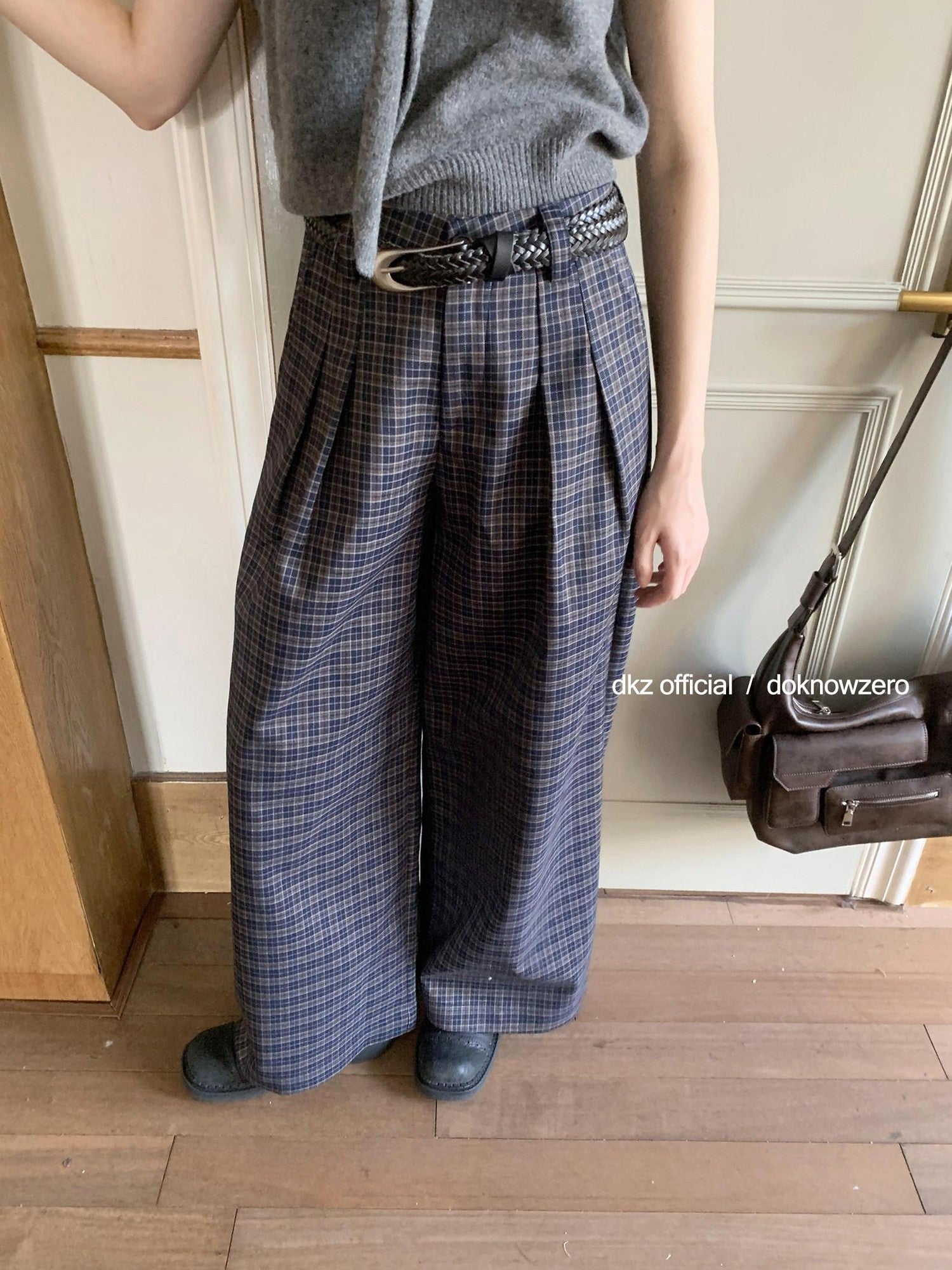 DKZ OFFICIAL Deep Navy Plaid Relaxed Vintage Women&