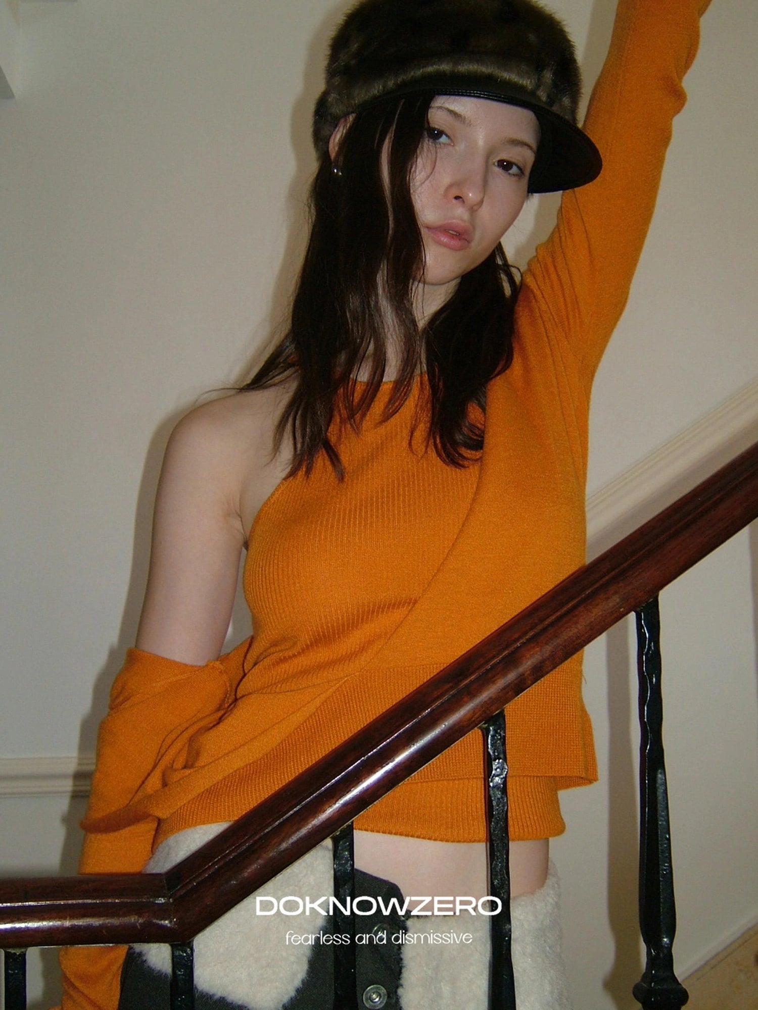 DKZ OFFICIAL Deep V-neck Knit Sweater And Vest Set