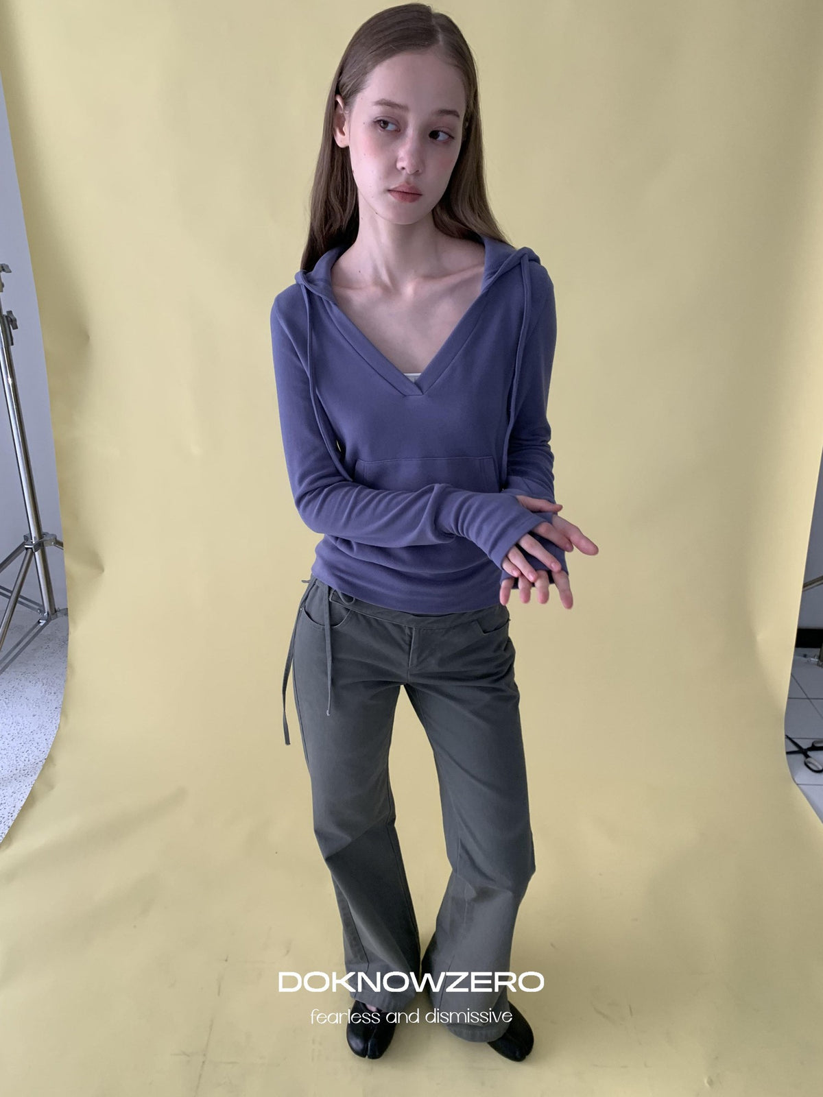 DKZ OFFICIAL Deep V-neck Waist Cinch Korean Style Women&