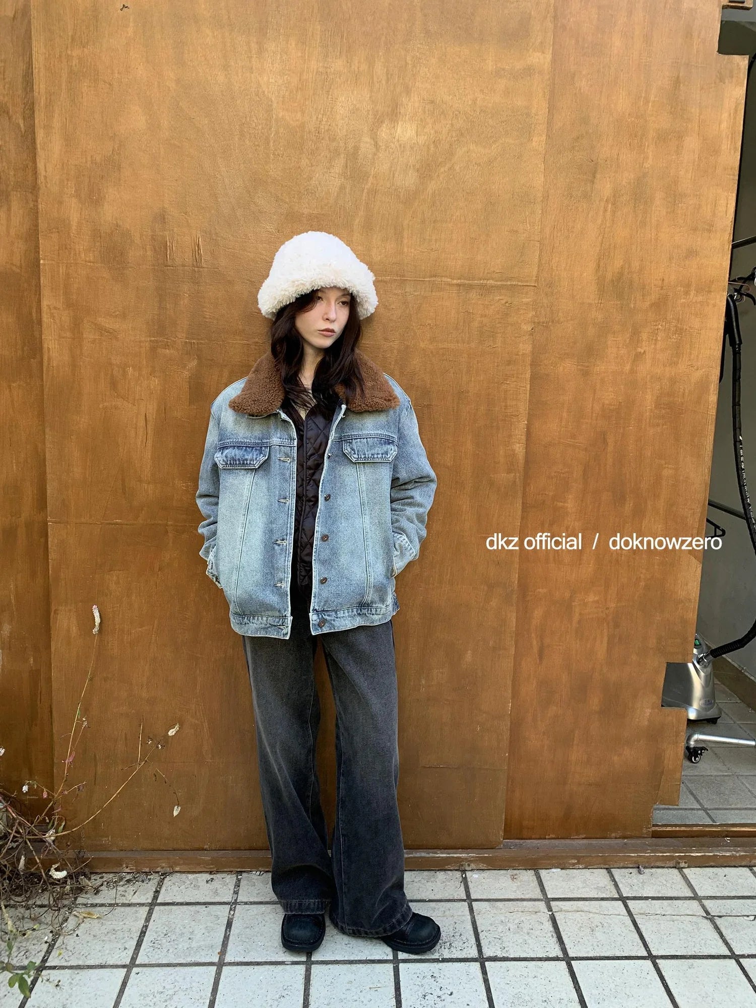 DKZ OFFICIAL Detachable Faux Fur Collar Denim Jacket With Quilted Lining