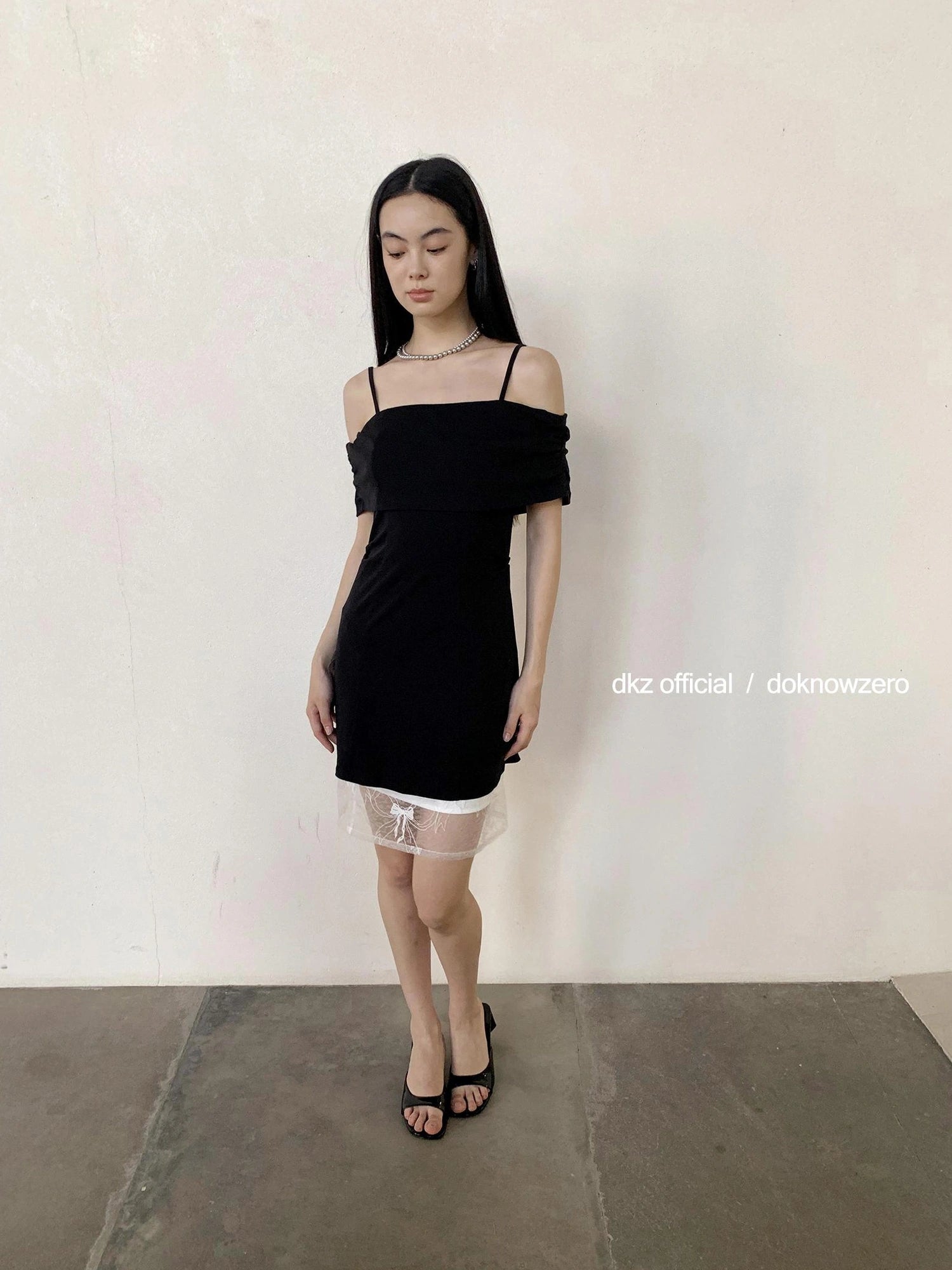 DKZ OFFICIAL Detachable Off Shoulder Black Tube Top Mini Dress