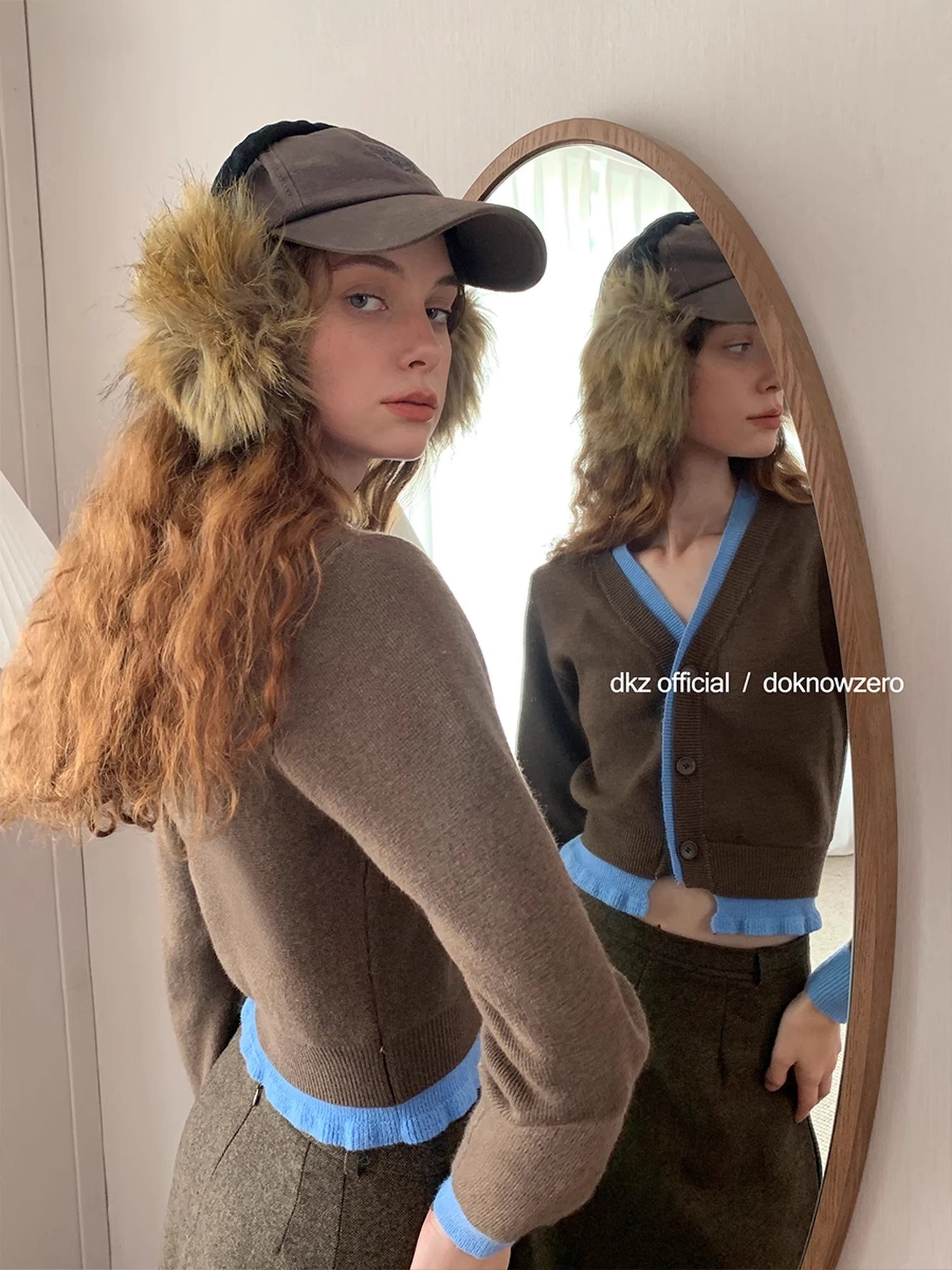 DKZ_OFFICIAL_Double_Breasted_Color_Block_V-neck_Knit_Cardigan_MISSTT