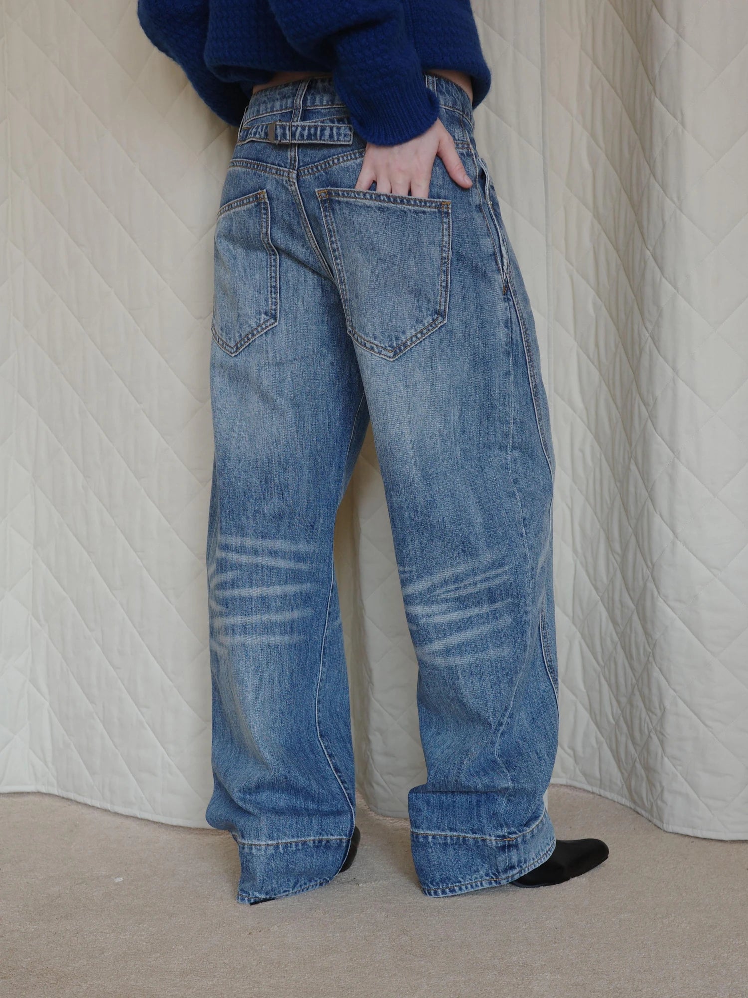 DKZ OFFICIAL Flipped Pocket Washed Denim Jeans
