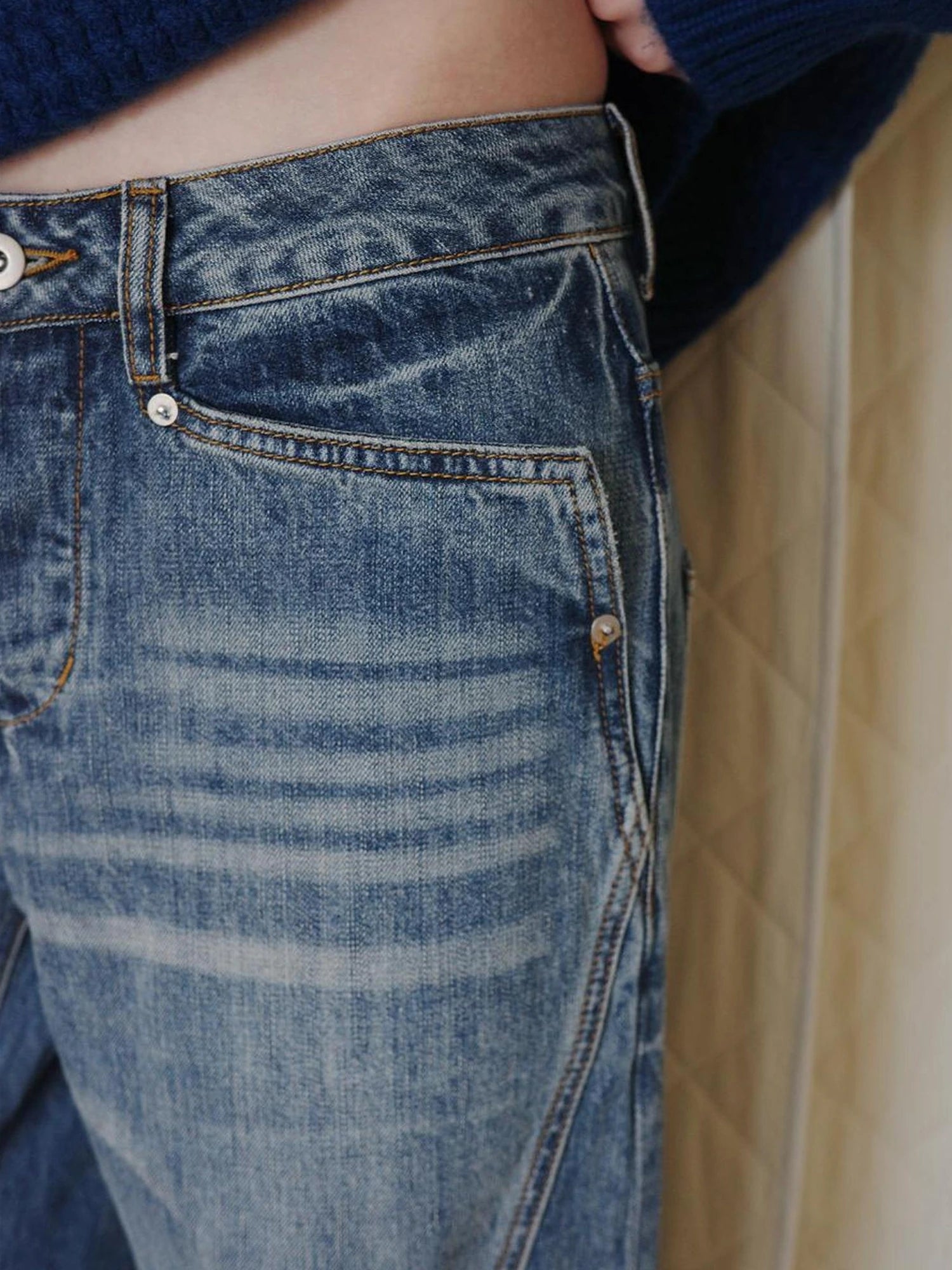 DKZ OFFICIAL Flipped Pocket Washed Denim Jeans