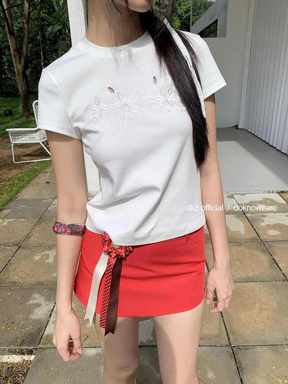 DKZ OFFICIAL Floral Embroidered Crochet Cotton V-neck T-shirt Long Sleeve