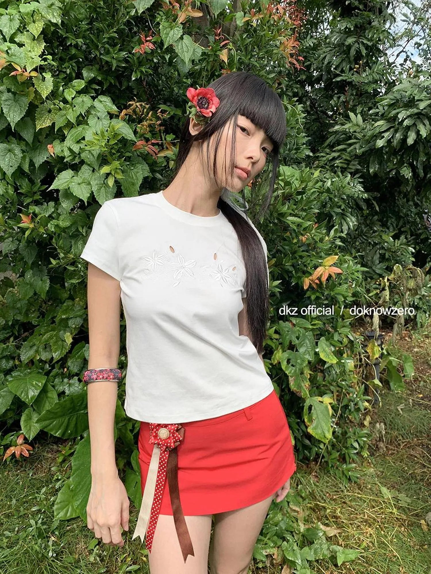 DKZ OFFICIAL Floral Embroidered Crochet Cotton V-neck T-shirt Long Sleeve
