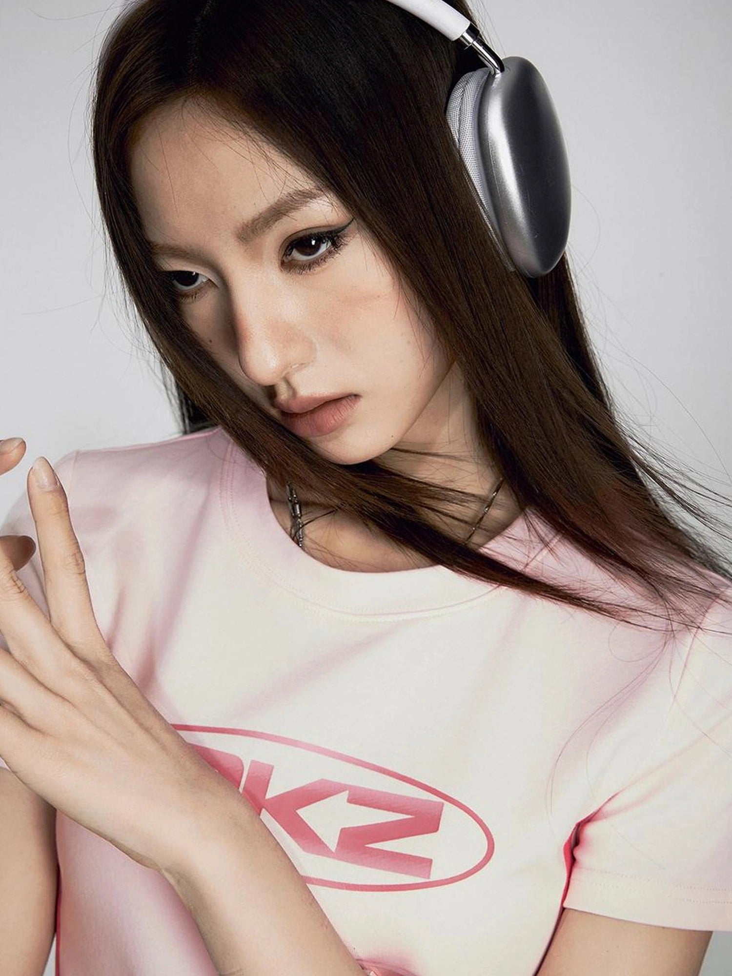 DKZ OFFICIAL Gradient Logo Cropped Tee In Pink