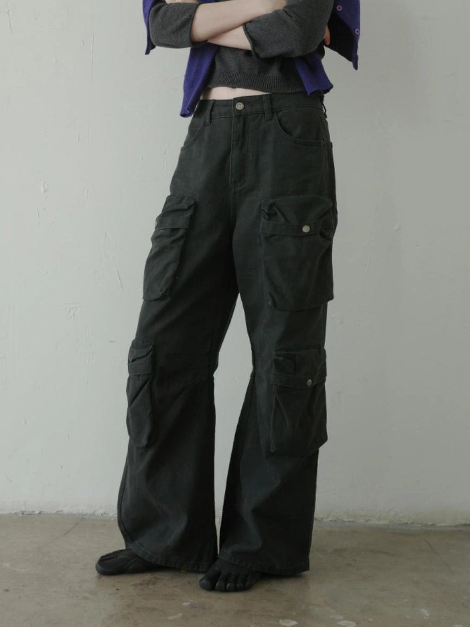 DKZ OFFICIAL Gray Multi Pocket Cargo Pants For Women Loose Fit Retro Long Pants