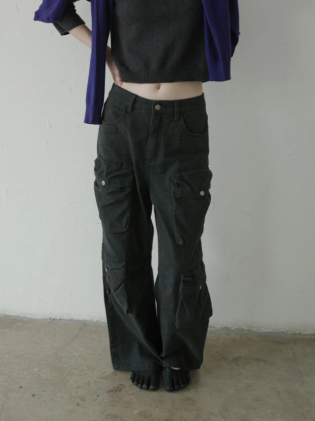 DKZ OFFICIAL Gray Multi Pocket Cargo Pants For Women Loose Fit Retro Long Pants