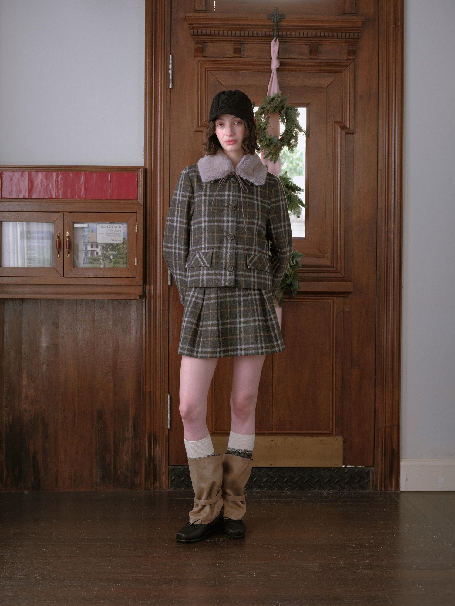 DKZ OFFICIAL Gray Plaid Detachable Fur Collar Pleated Women&