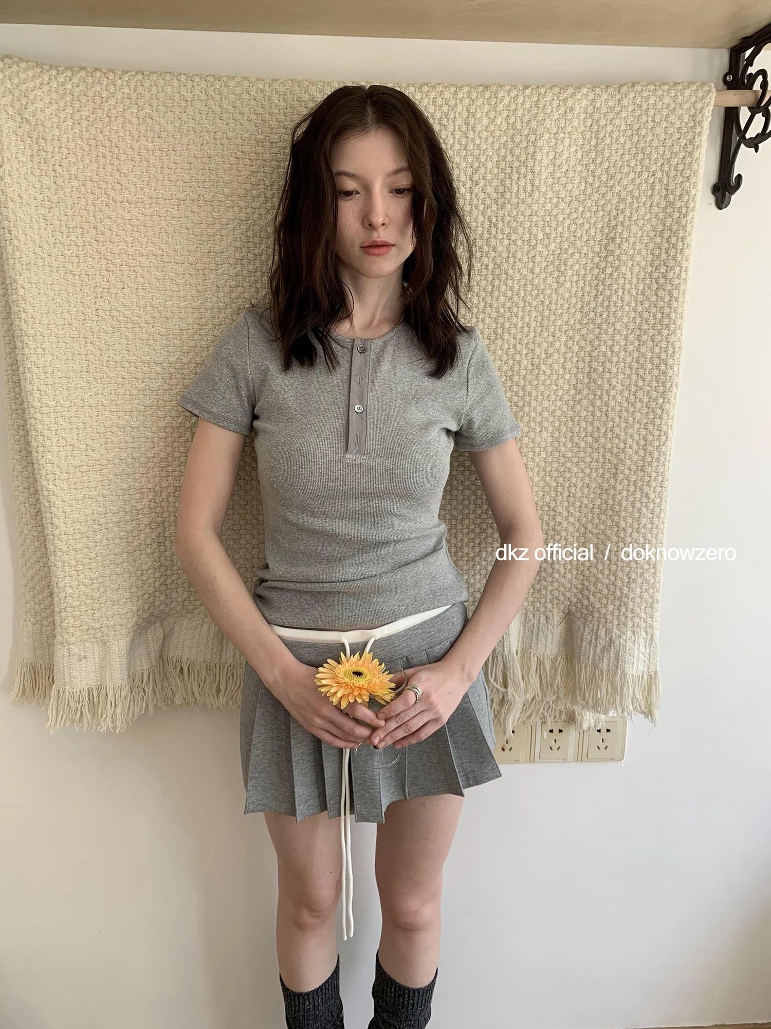 DKZ OFFICIAL Gray Pleated A Line Skirt with Contrast Color Block