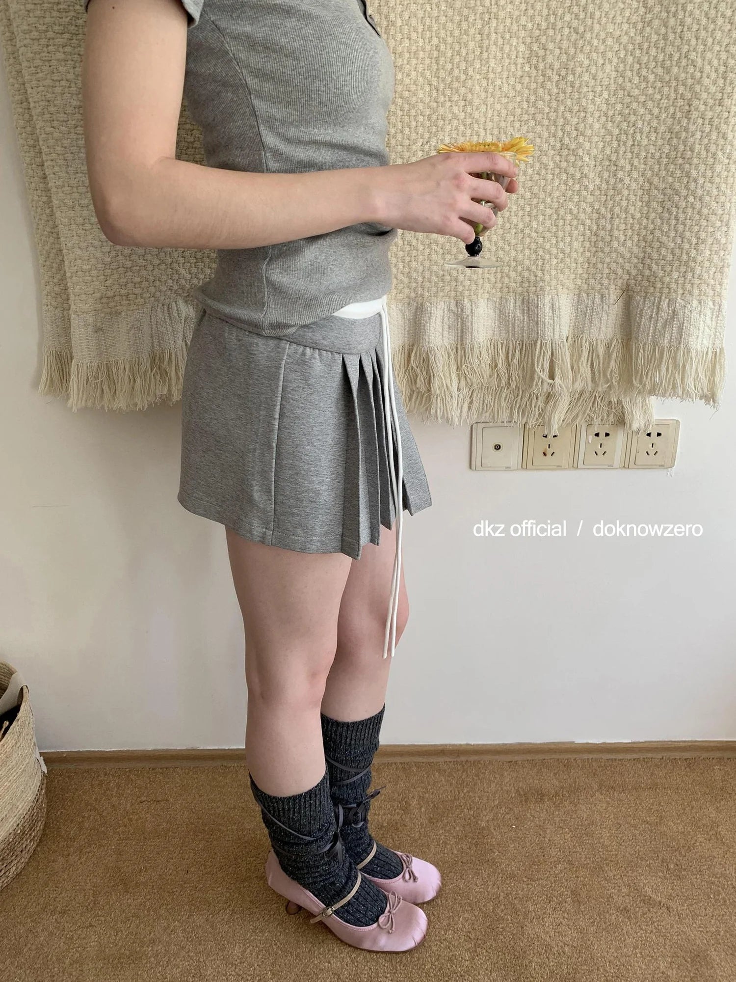 DKZ OFFICIAL Gray Pleated A Line Skirt with Contrast Color Block