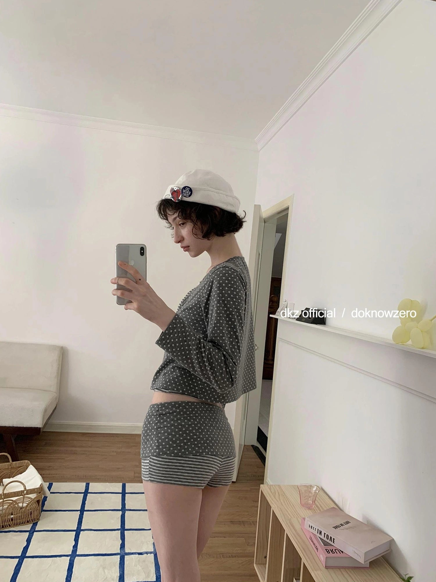 DKZ OFFICIAL Gray Polka Dot Knit Cardigan With Detachable Flower