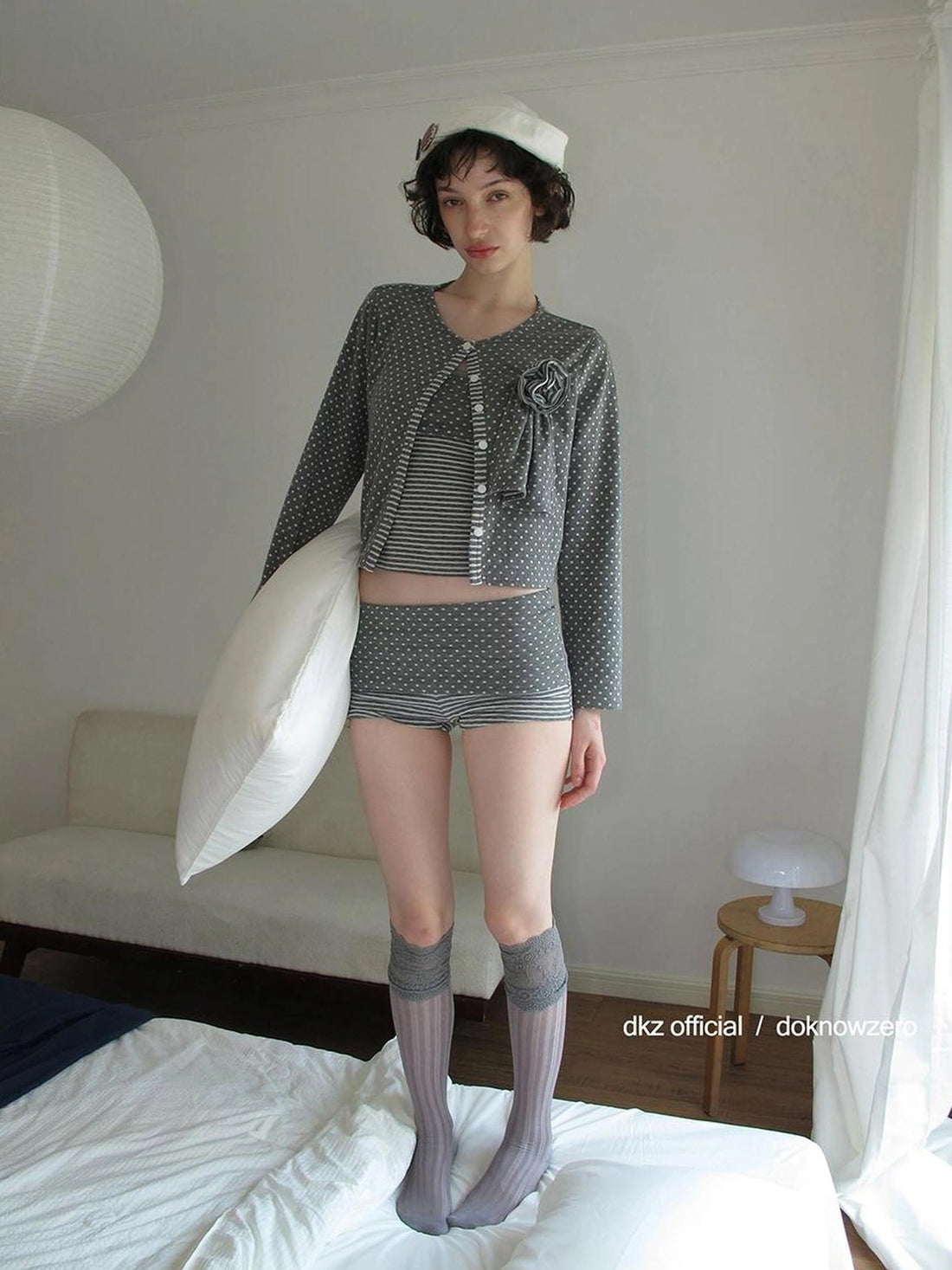DKZ OFFICIAL Gray Polka Dot Knit Cardigan With Detachable Flower