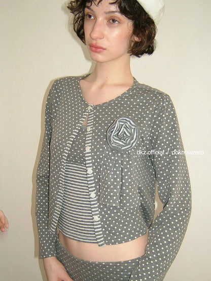 DKZ OFFICIAL Gray Polka Dot Knit Cardigan With Detachable Flower