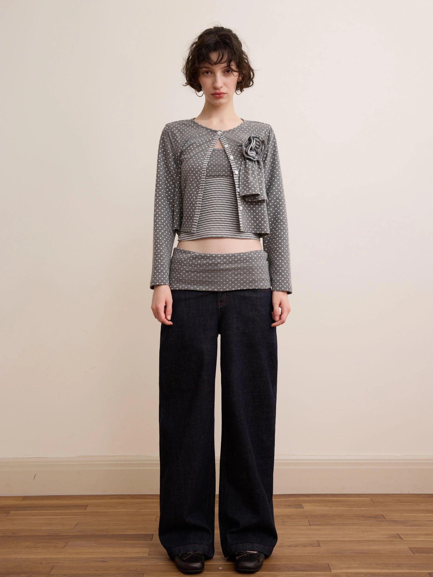 DKZ OFFICIAL Gray Polka Dot Knit Cardigan With Detachable Flower