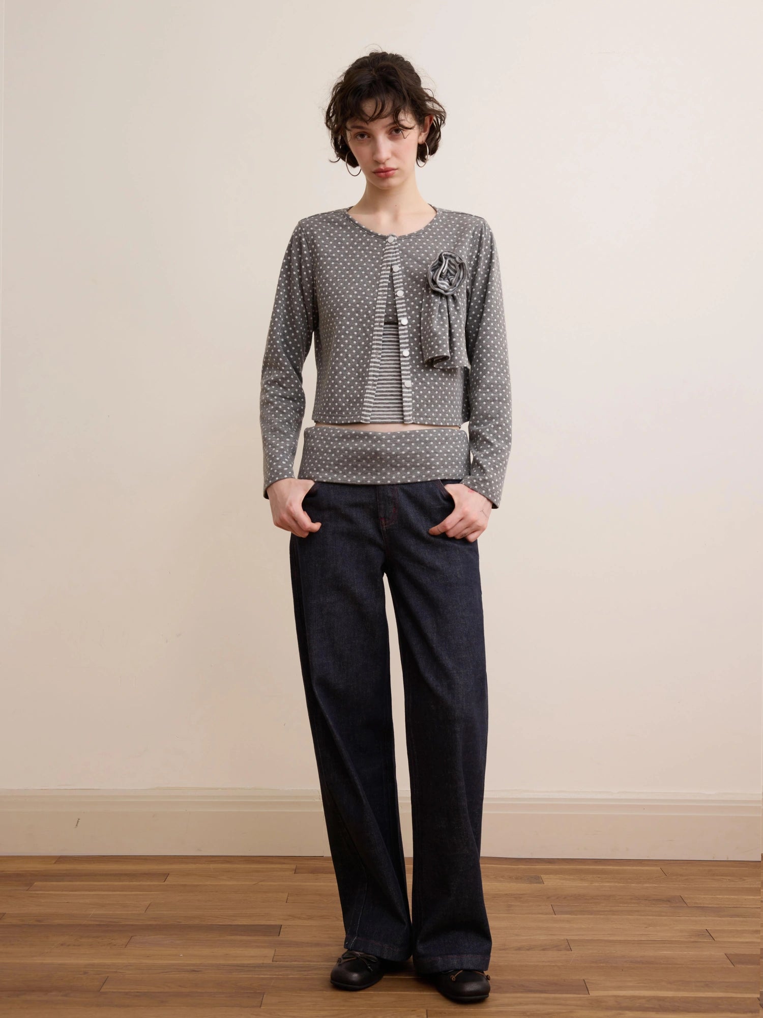 DKZ OFFICIAL Gray Polka Dot Knit Cardigan With Detachable Flower