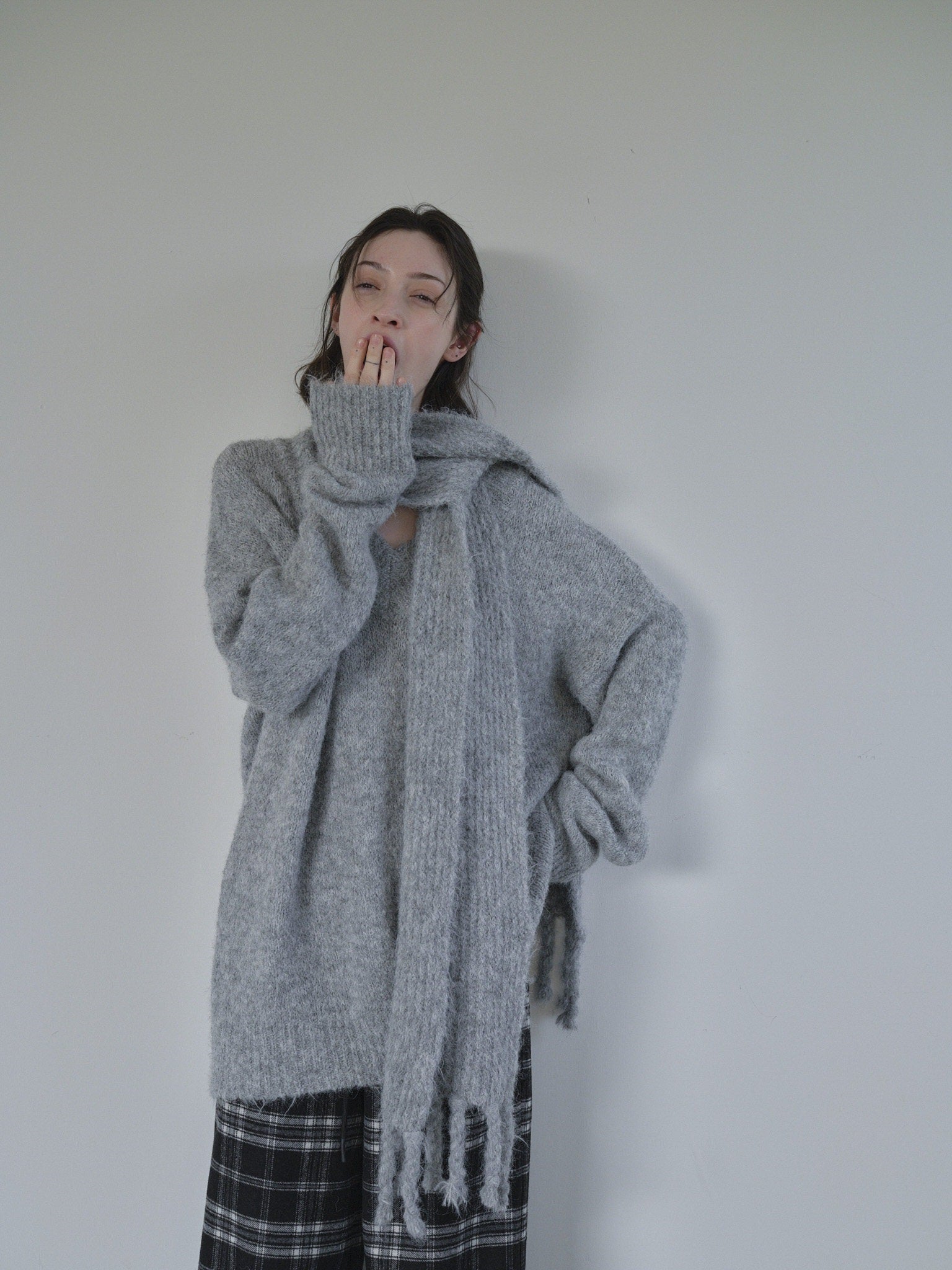 DKZ_OFFICIAL_Gray_V-neck_Oversized_Lazy_Knit_With_Scarf_Women&