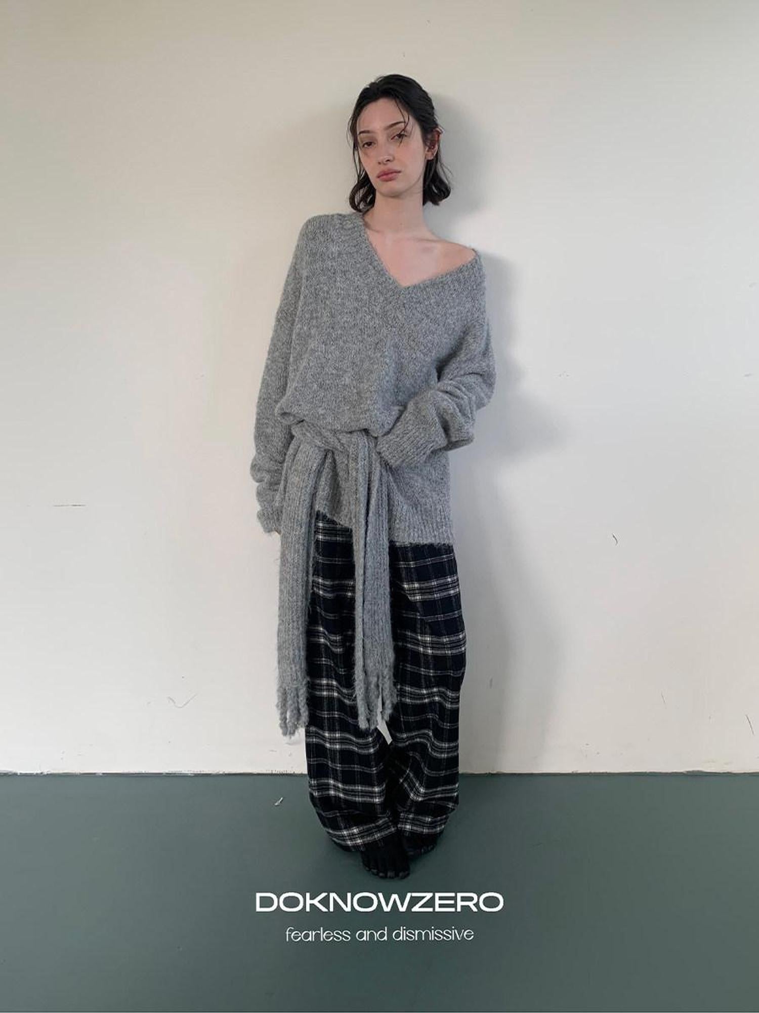 DKZ OFFICIAL Gray V-neck Oversized Lazy Knit With Scarf Women&