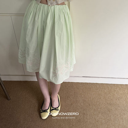 DKZ_OFFICIAL_Green_Cross_Embroidered_Elastic_Waist_Women&