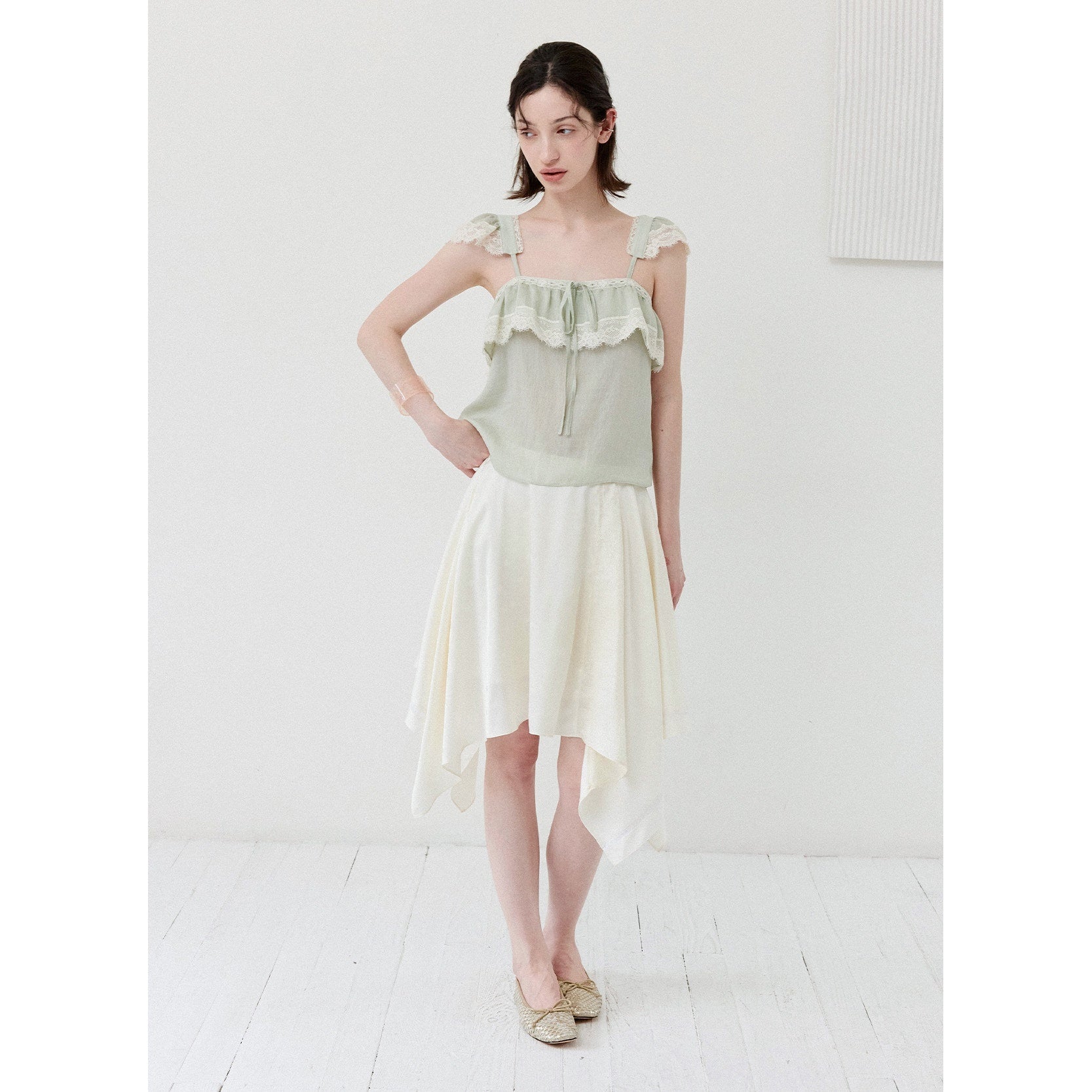 DKZ_OFFICIAL_Green_Ruffle_Sleeve_Lace_Splice_Women&