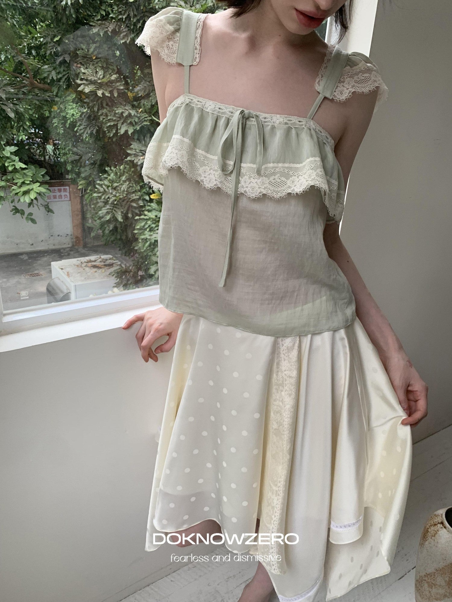 DKZ OFFICIAL Green Ruffle Sleeve Lace Splice Women&