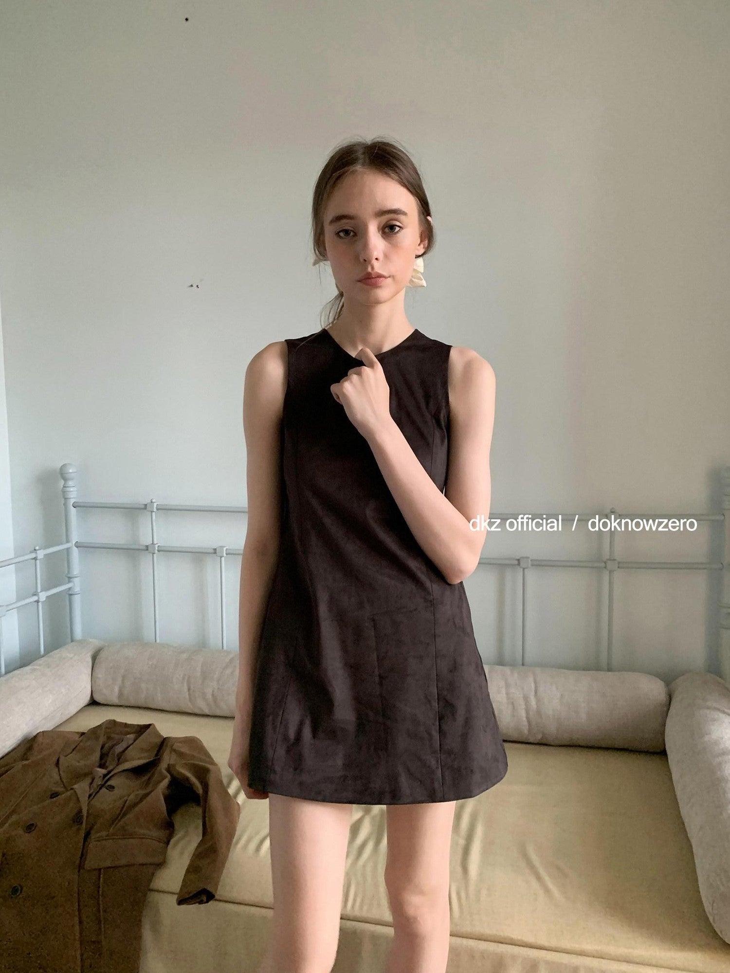 DKZ OFFICIAL Grey Aline Cinched Waist Sleeveless Velvet Women&