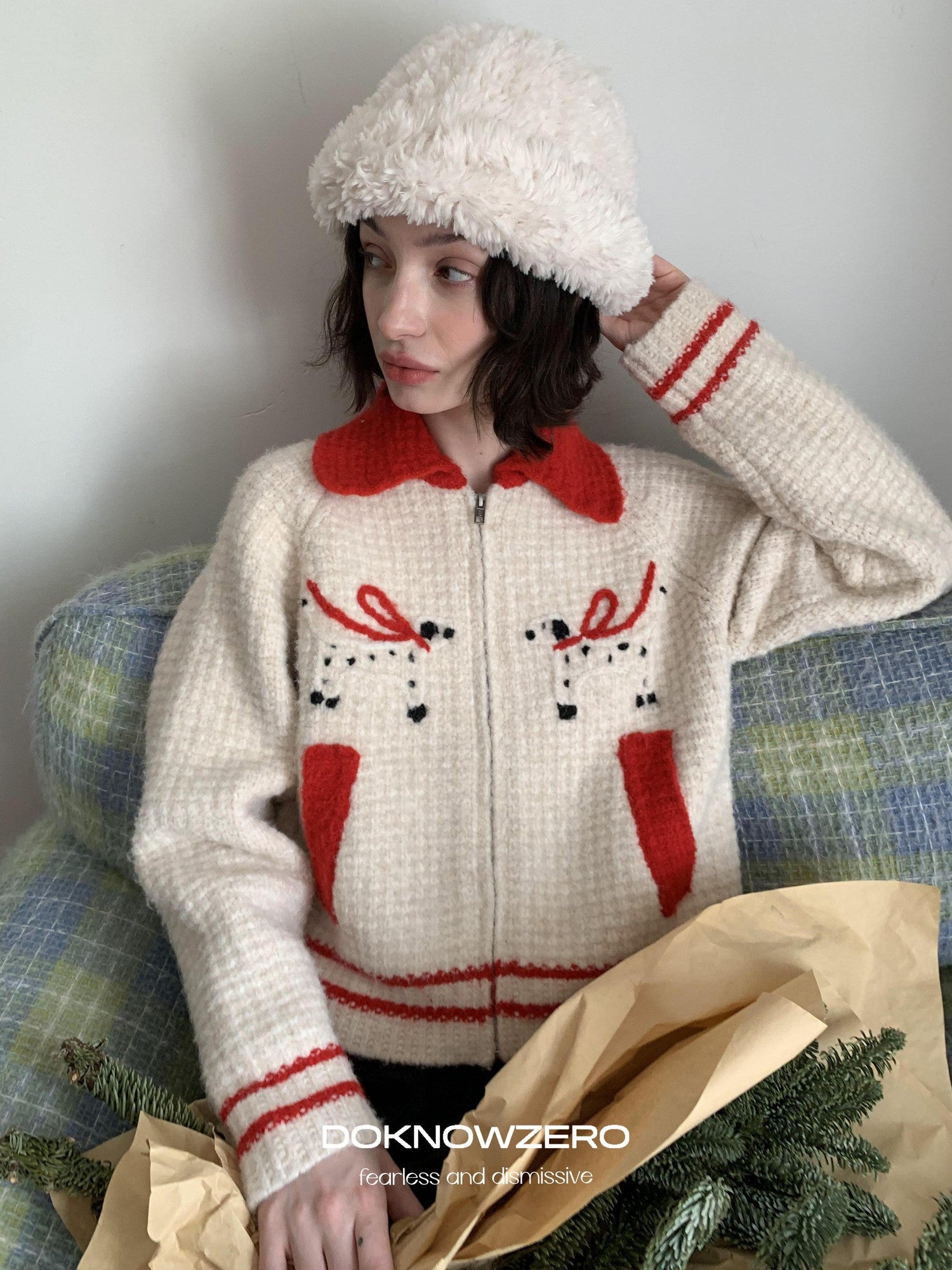 DKZ OFFICIAL Hand Embroidered Dachshund Contrast Lapel Zip Knit Women&