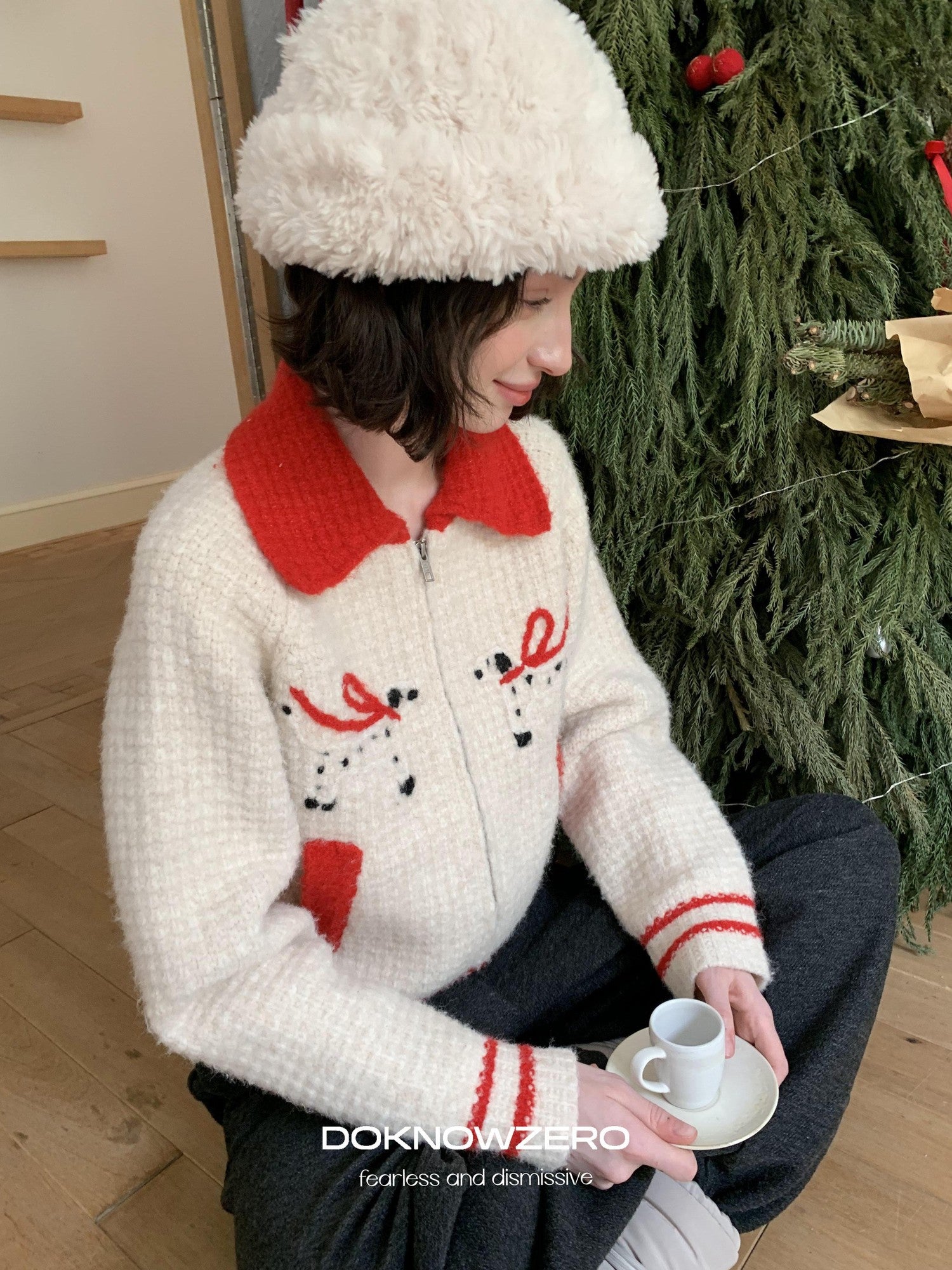 DKZ OFFICIAL Hand Embroidered Dachshund Contrast Lapel Zip Knit Women&