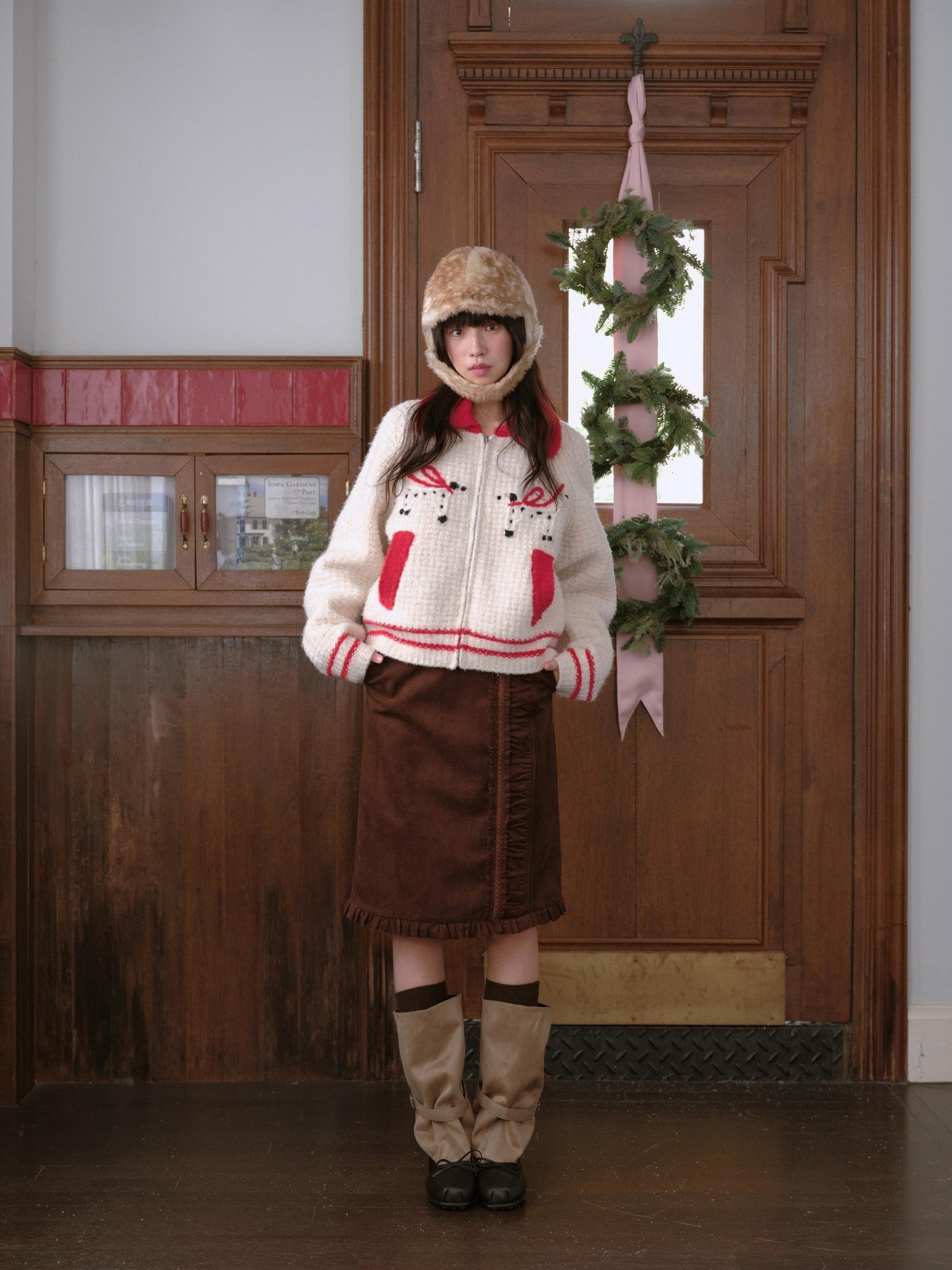 DKZ OFFICIAL Hand Embroidered Dachshund Contrast Lapel Zip Knit Women&