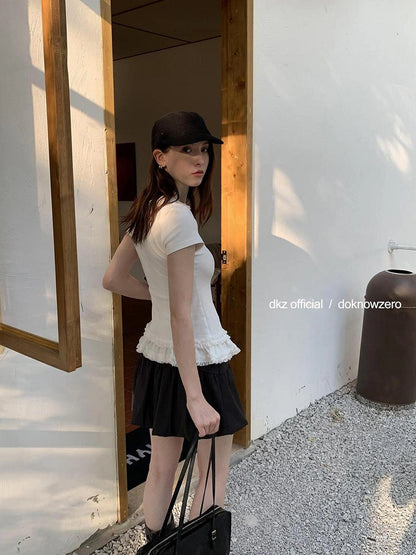 DKZ OFFICIAL Henry Collar Short Sleeve T-shirt With Hem Ruffle Design