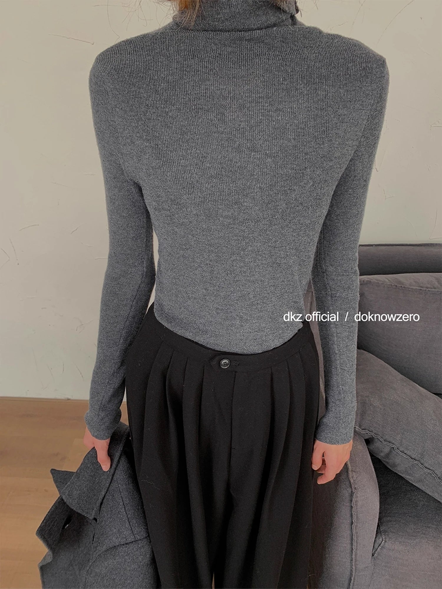 DKZ_OFFICIAL_High_Neck_Ribbed_Knit_Slim_Fit_Turtleneck_Top_MISSTT