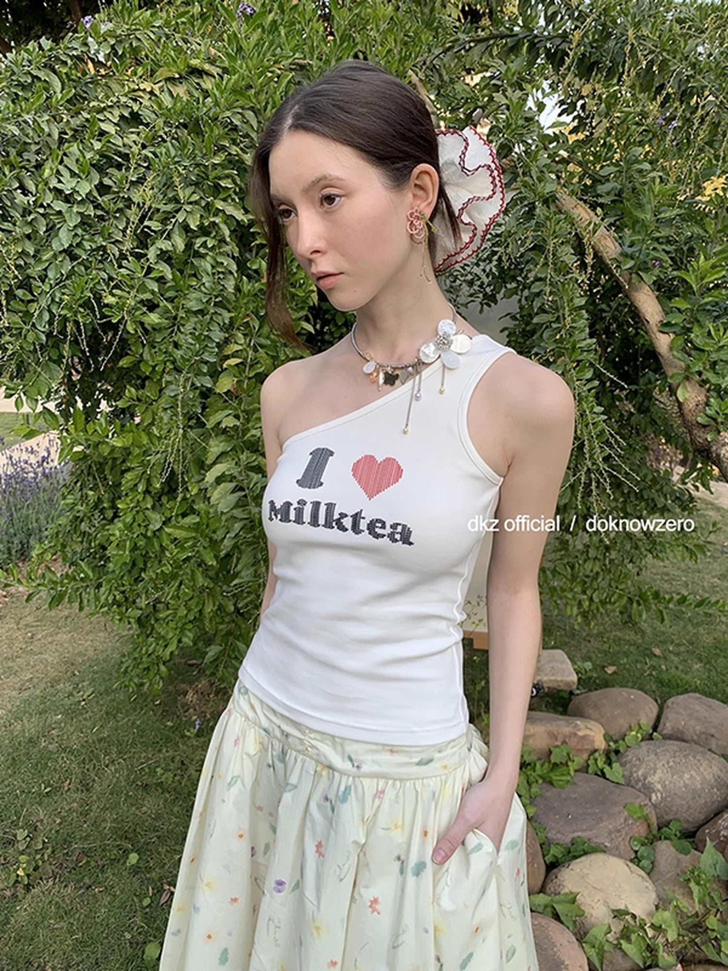 DKZ_OFFICIAL_I_Love_Milktea_Sleeveless_Top_MISSTT