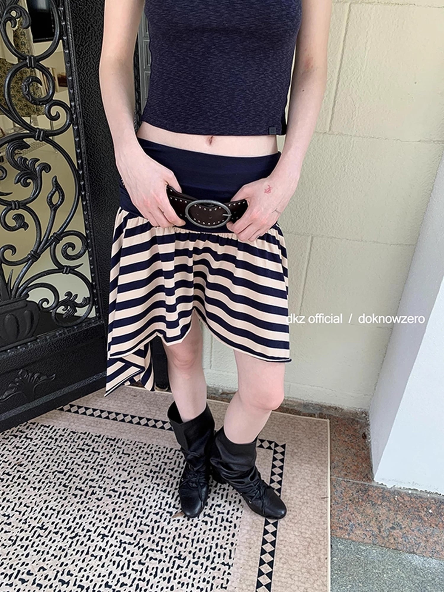 DKZ_OFFICIAL_Irregular_Stripe_Layering_Skirt_With_Asymmetric_Hem_MISSTT