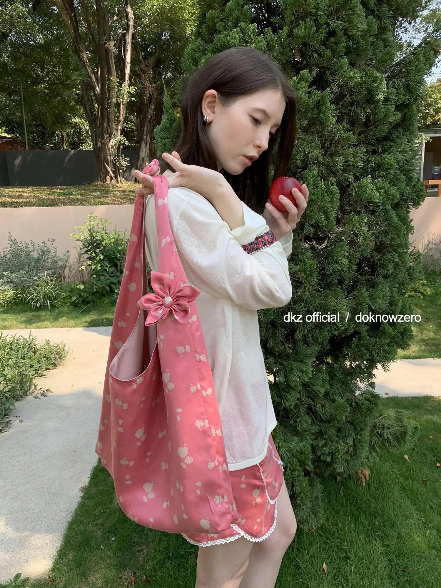 DKZ OFFICIAL Japanese Cupro Floral Print Commuter Tote Bag