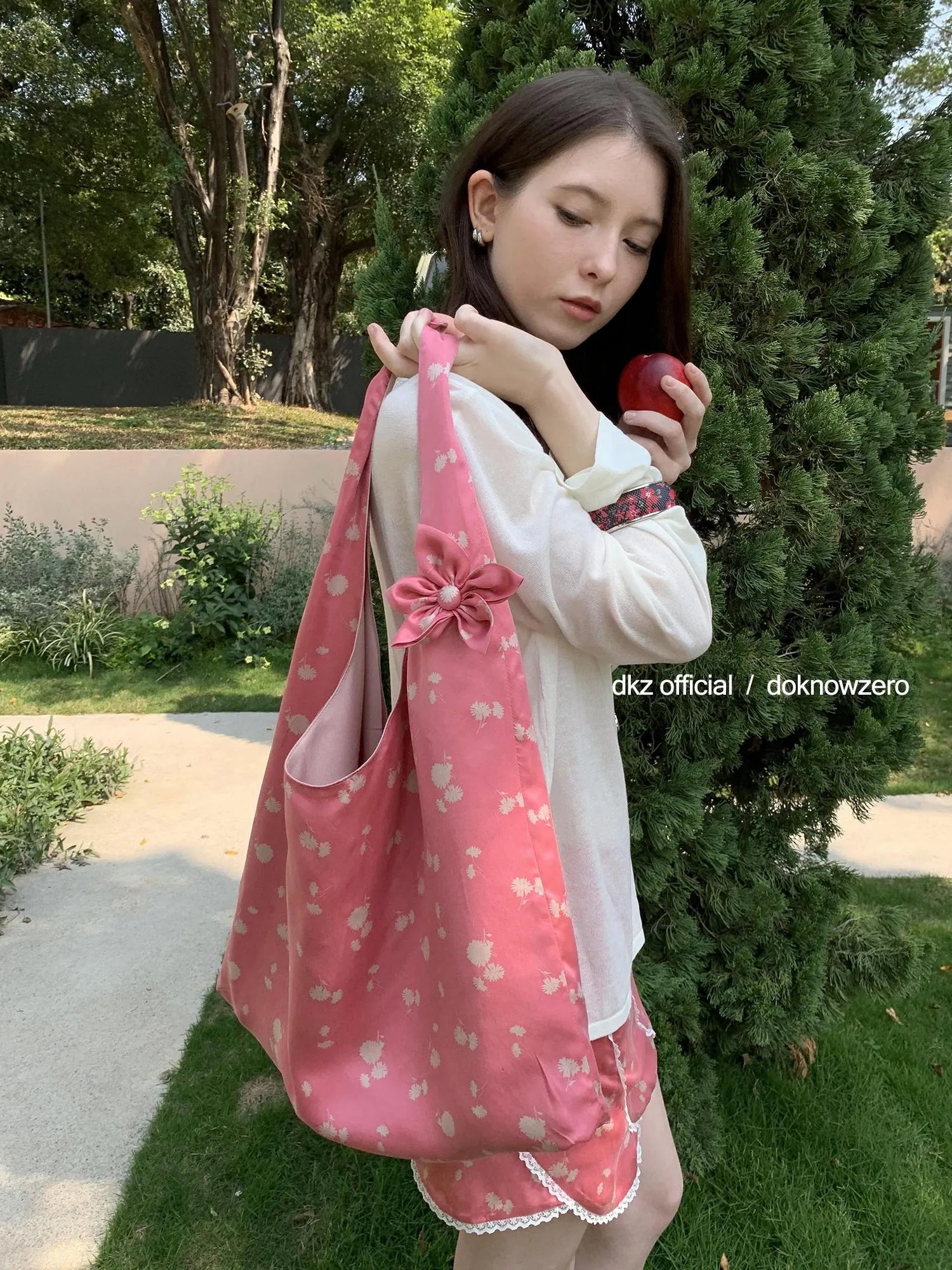 DKZ OFFICIAL Japanese Cupro Floral Print Commuter Tote Bag
