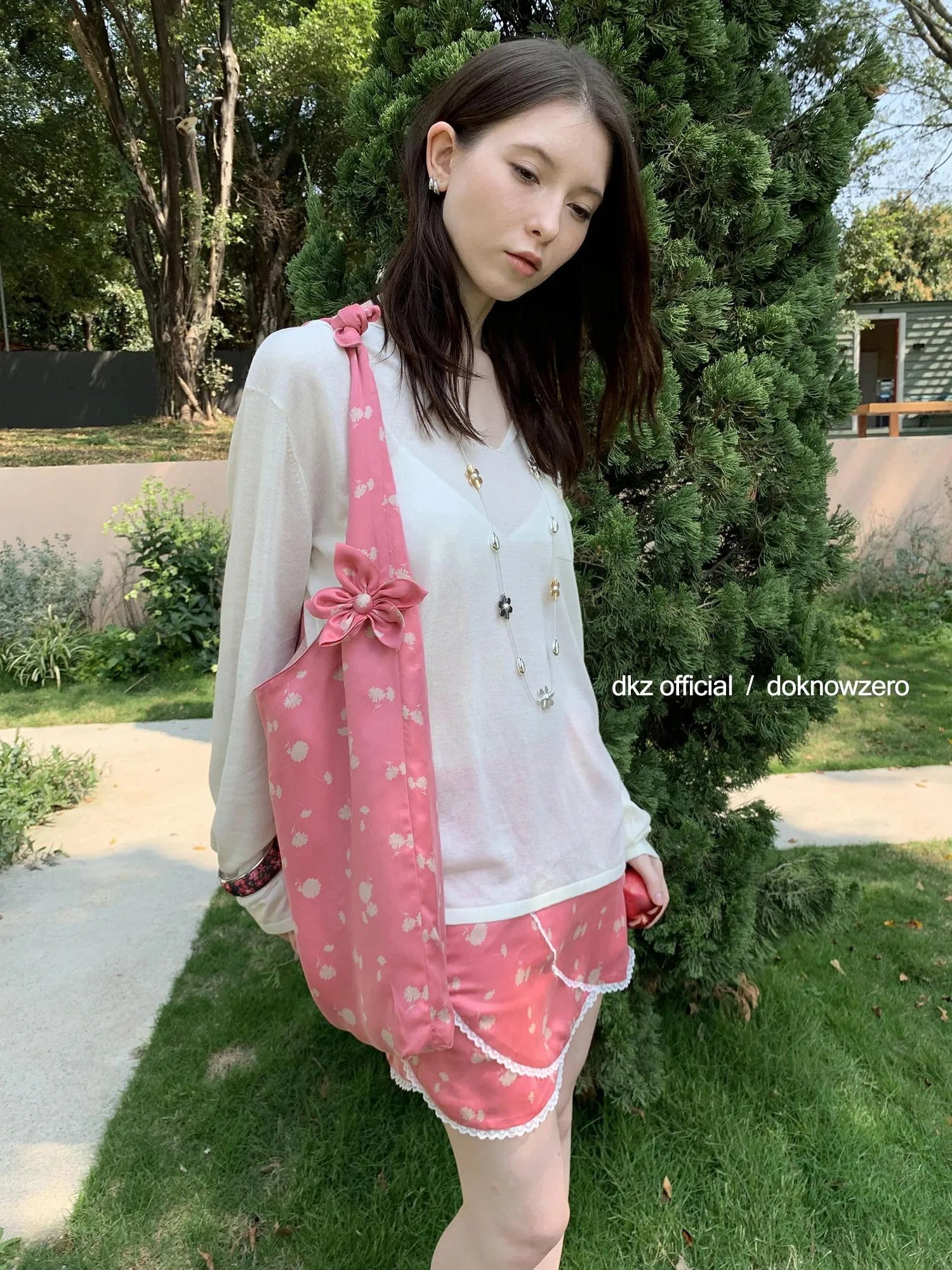 DKZ OFFICIAL Japanese Cupro Floral Print Commuter Tote Bag