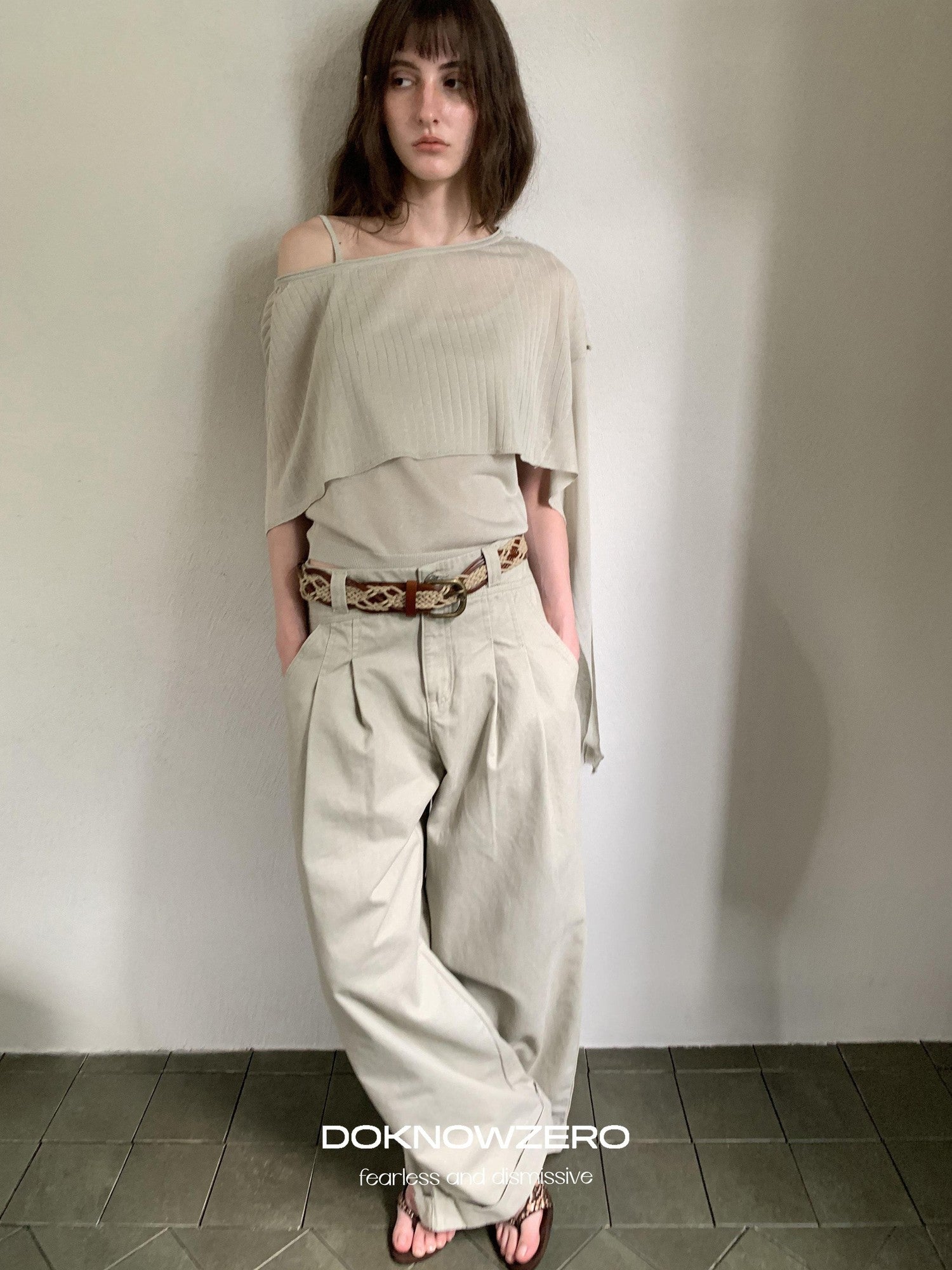 DKZ OFFICIAL Khaki Pleated Relaxed Korean Commuter Women&