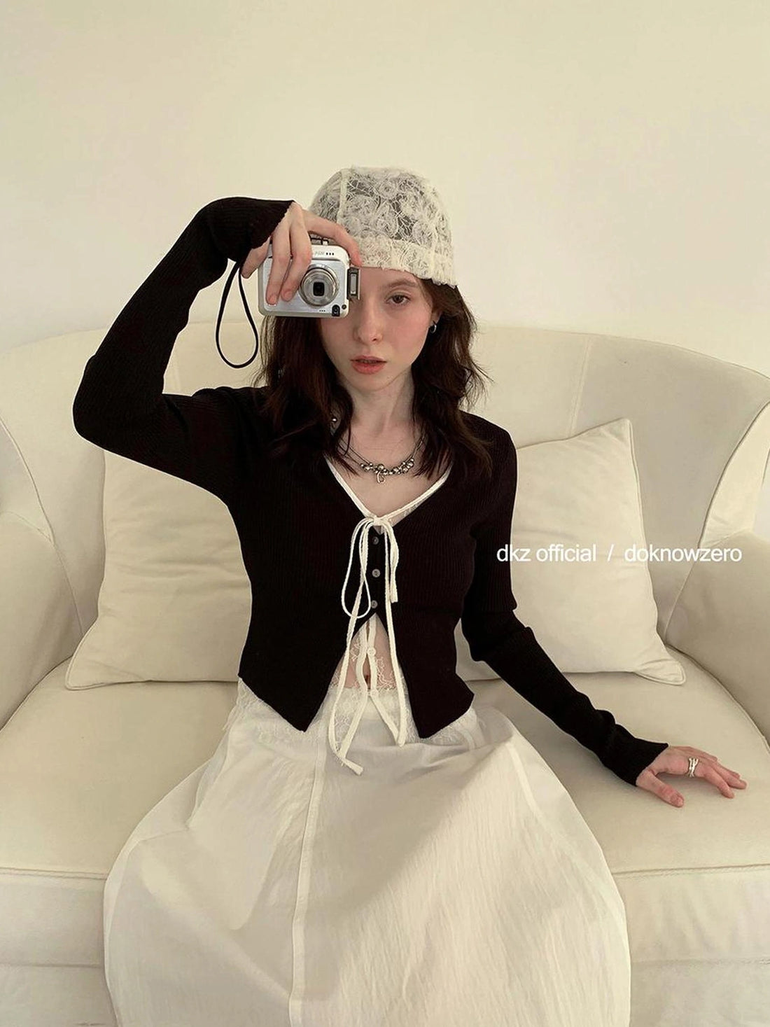 DKZ OFFICIAL Lace Paneled Knit Cardigan