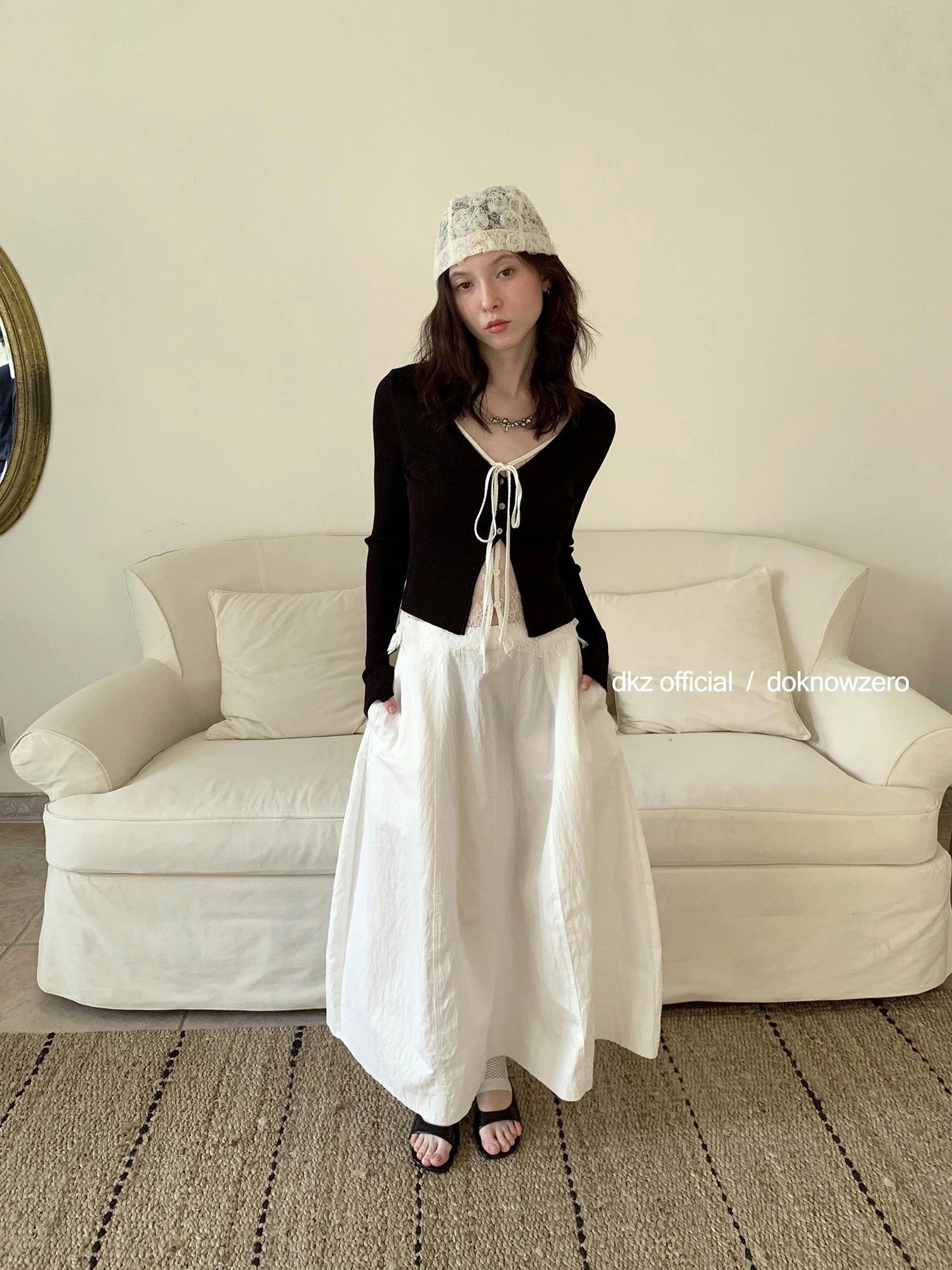 DKZ OFFICIAL Lace Paneled Knit Cardigan